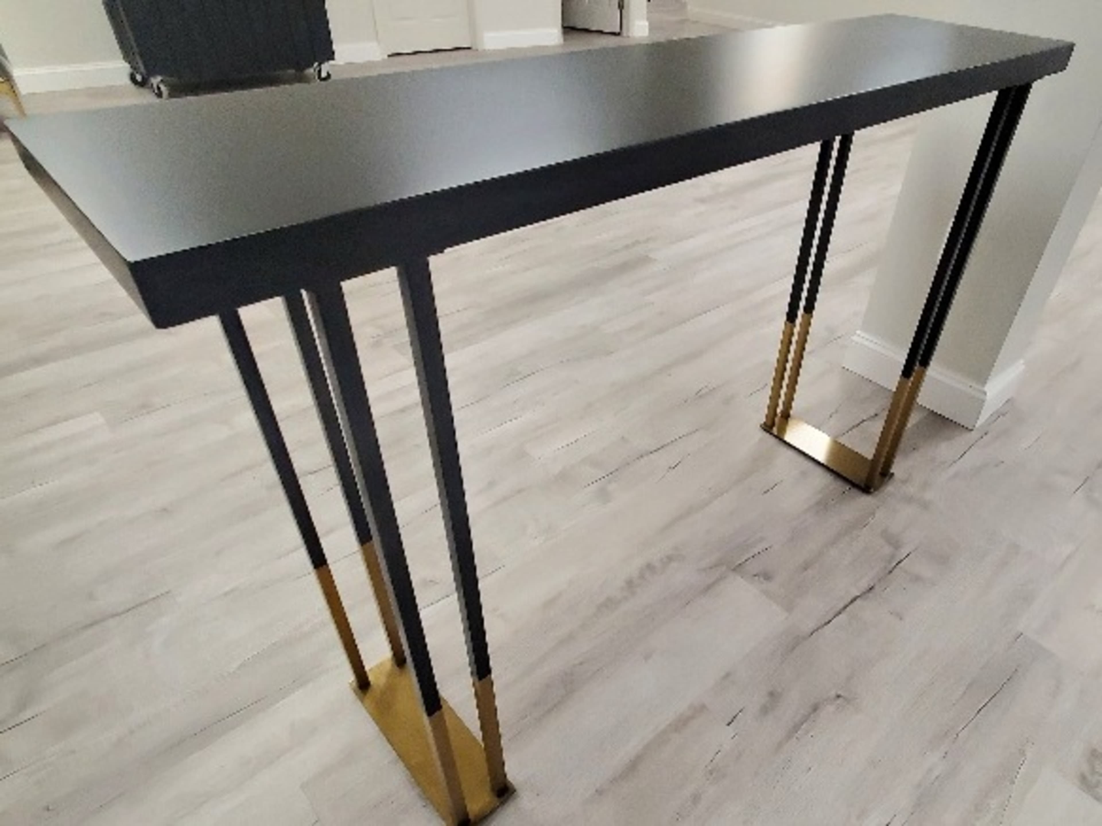 Bar table