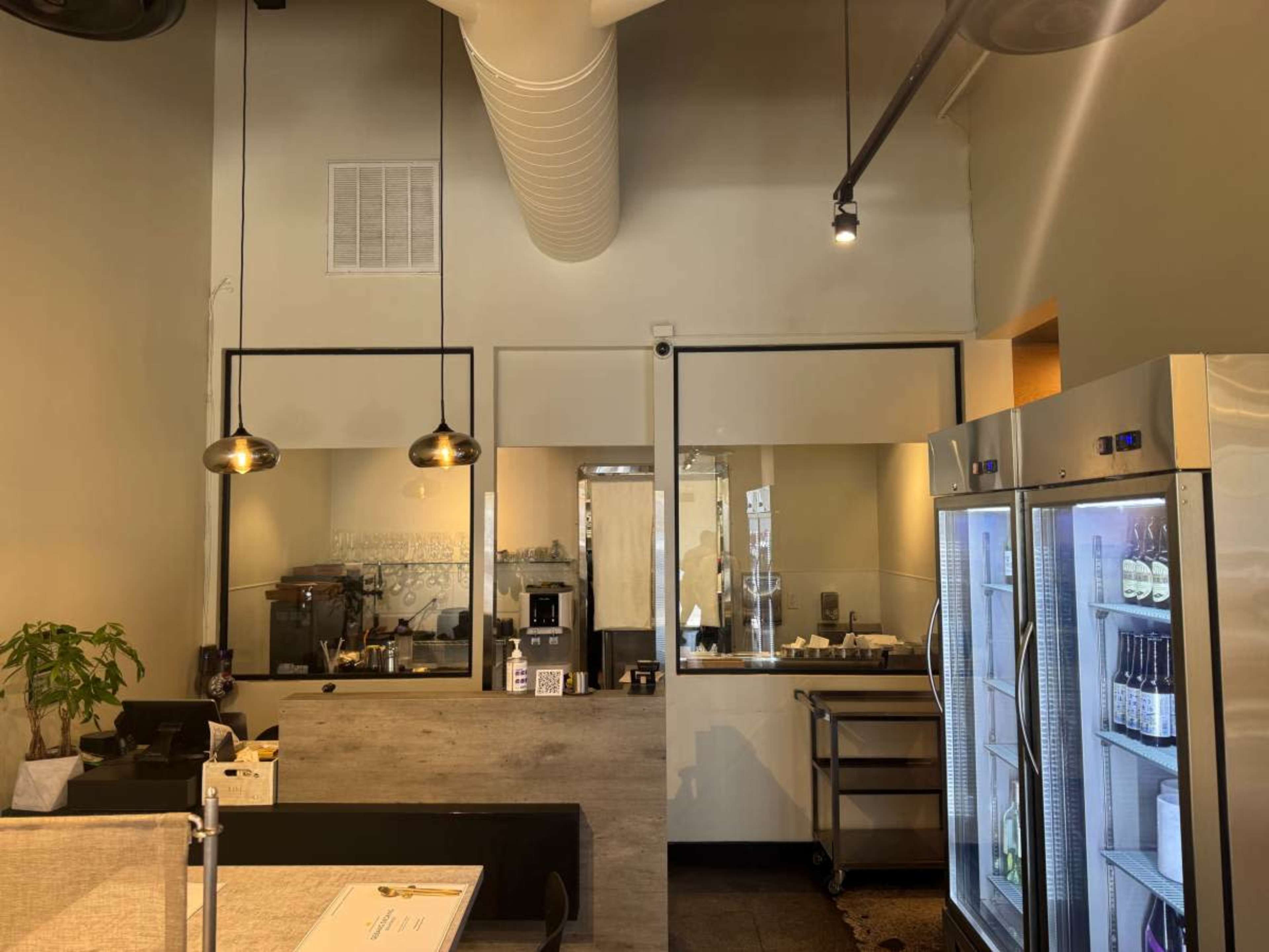 Koreatown Minimalist Gem – White Box Studio w/ Concrete Floors 1100 sqft Image in Koreatown, los angeles, CA