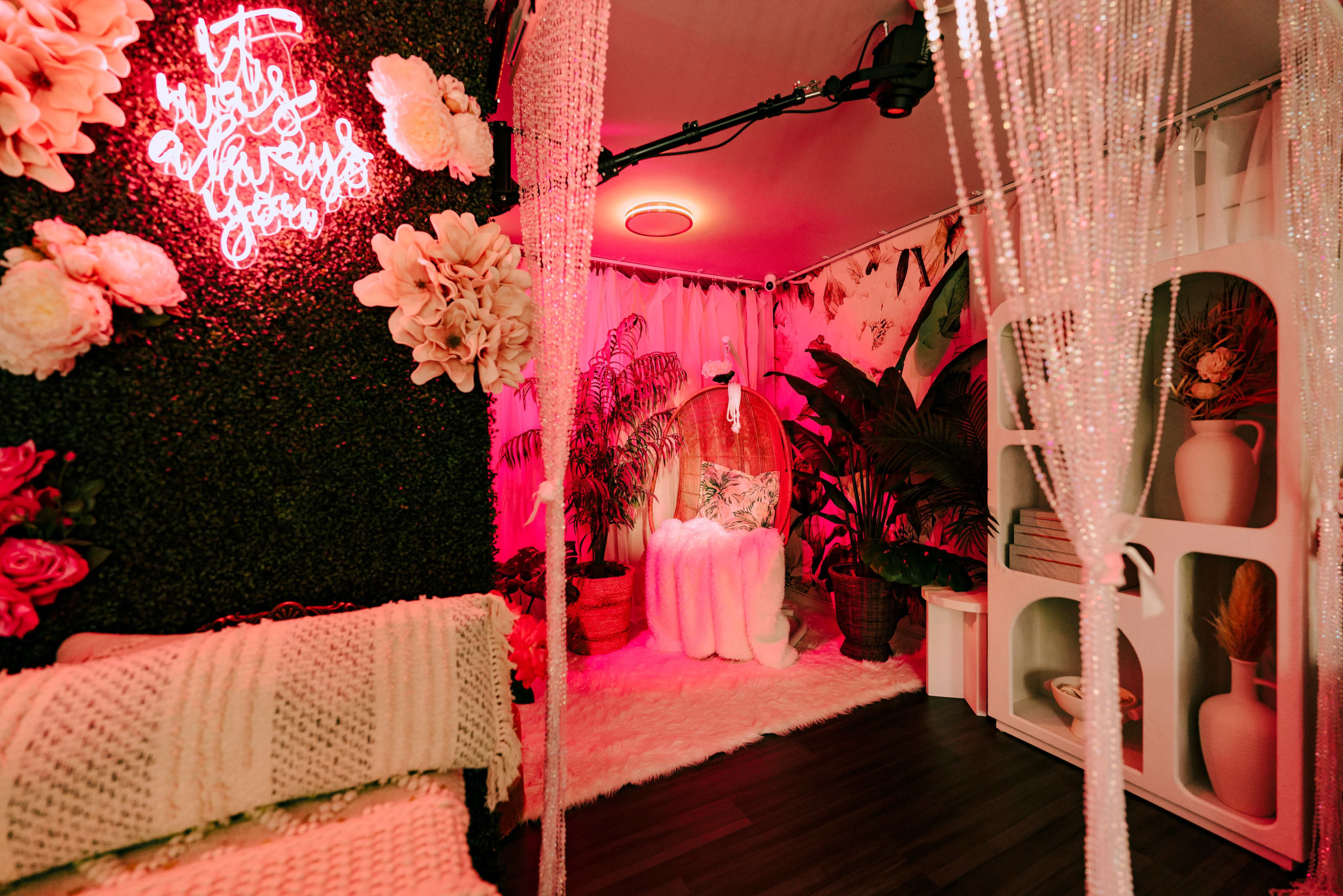 Swing Chair + Lush Foliage + Free Lights Image in Deerfield Village, Houston, TX