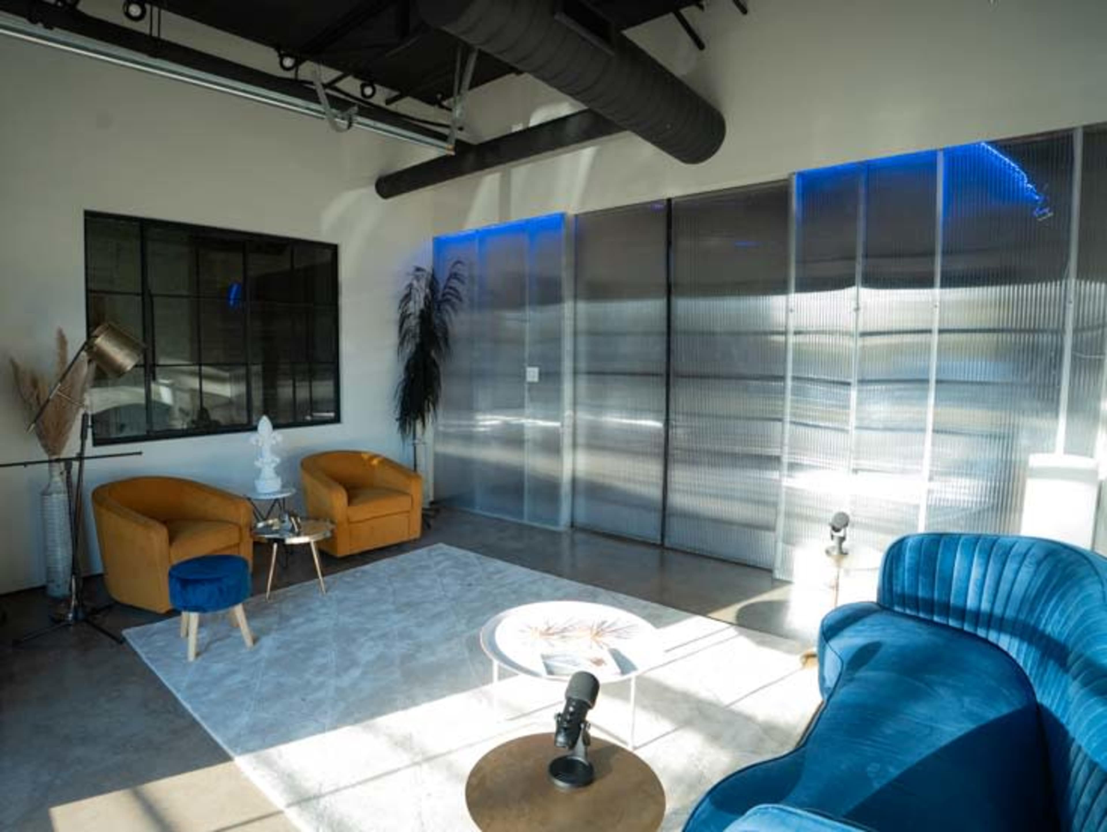 Beautiful Creative Space with Skyline View in the Riverfront District Image in Cedars, Dallas, TX