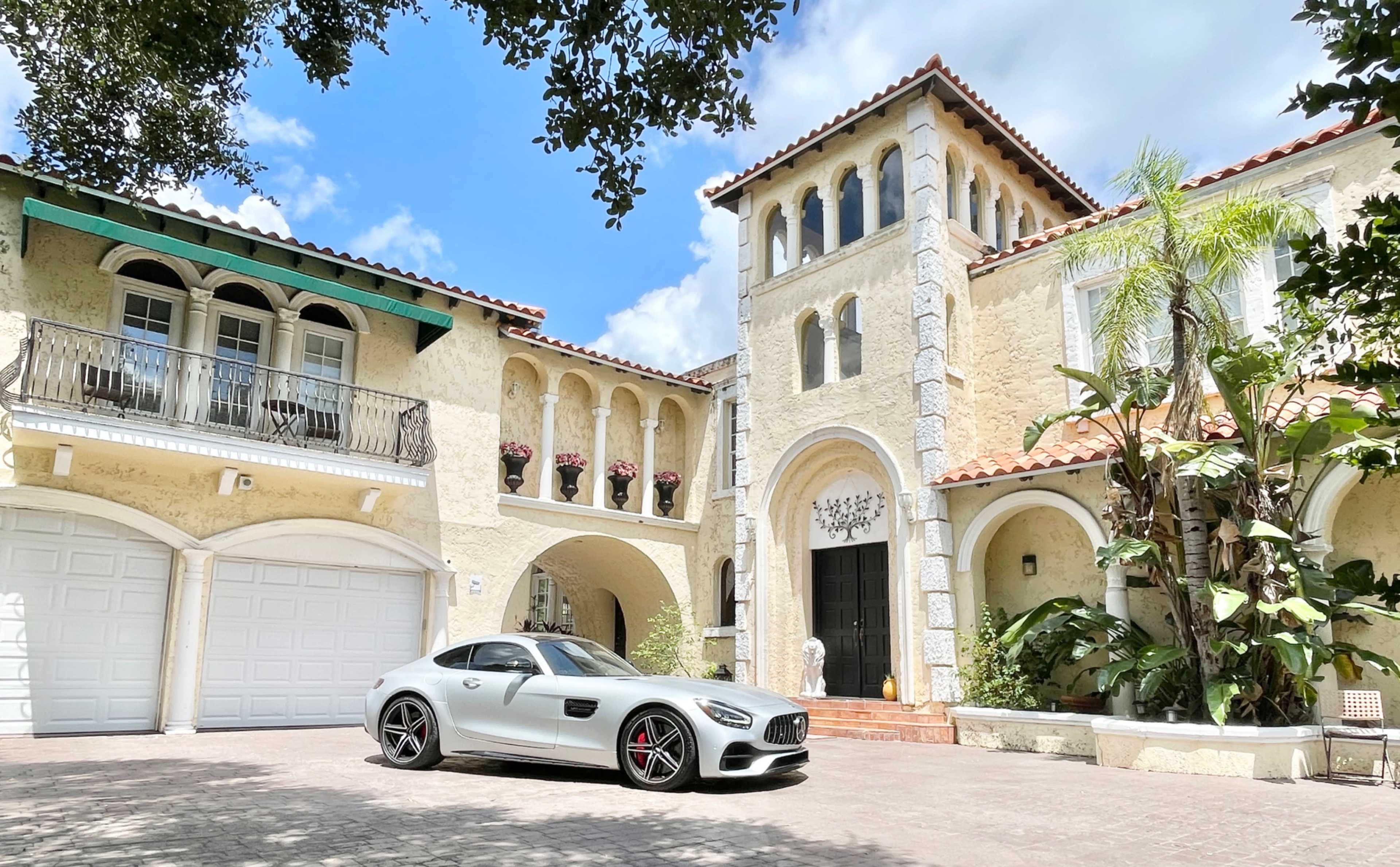 Castle on the River With Pool and Large Interior and Exterior Spaces Image in Old Seminole Heights, Tampa, FL
