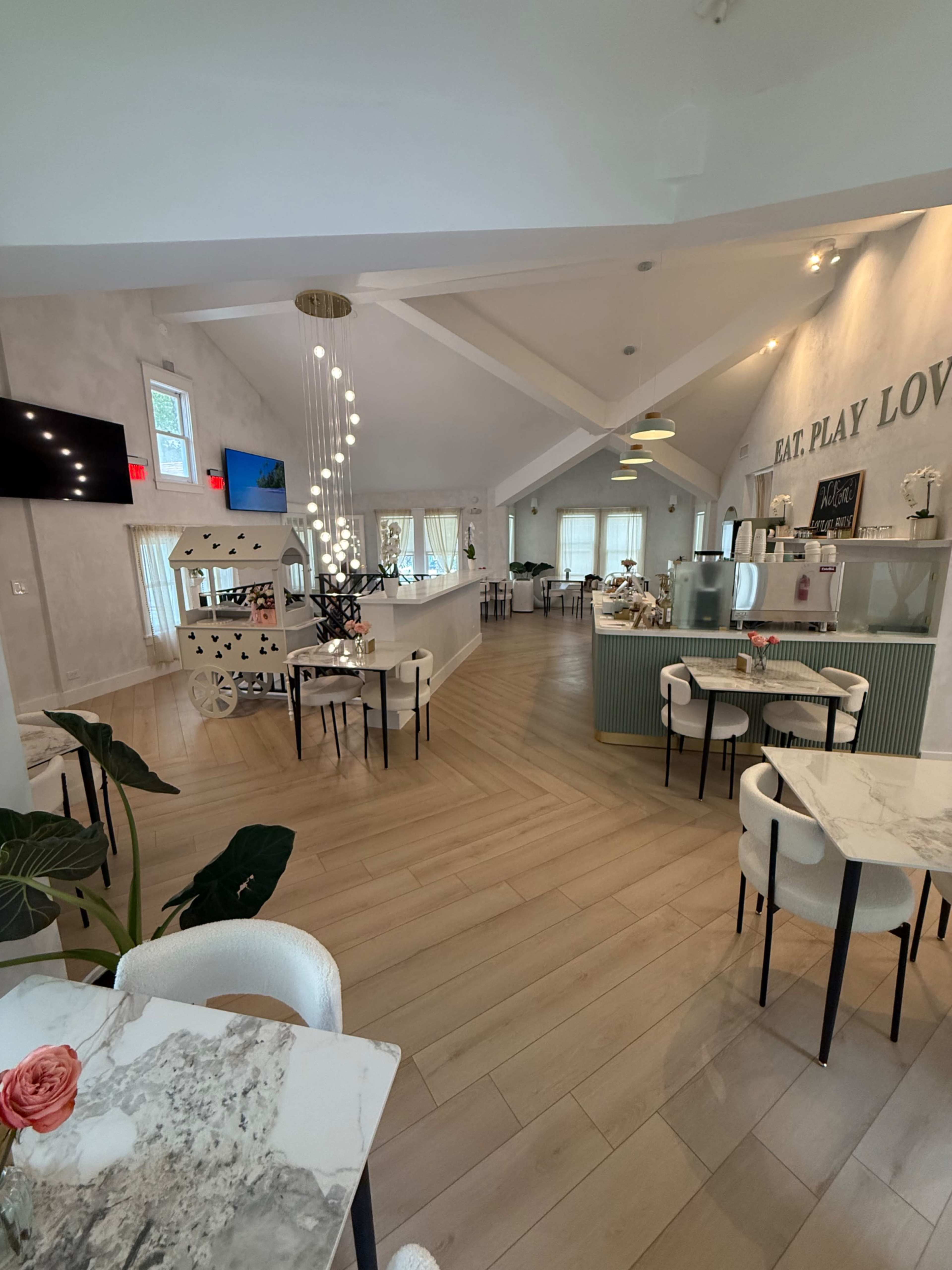 Cozy and stylish space for family, fashion, educational, art events. Image in Edgewater, Miami, FL