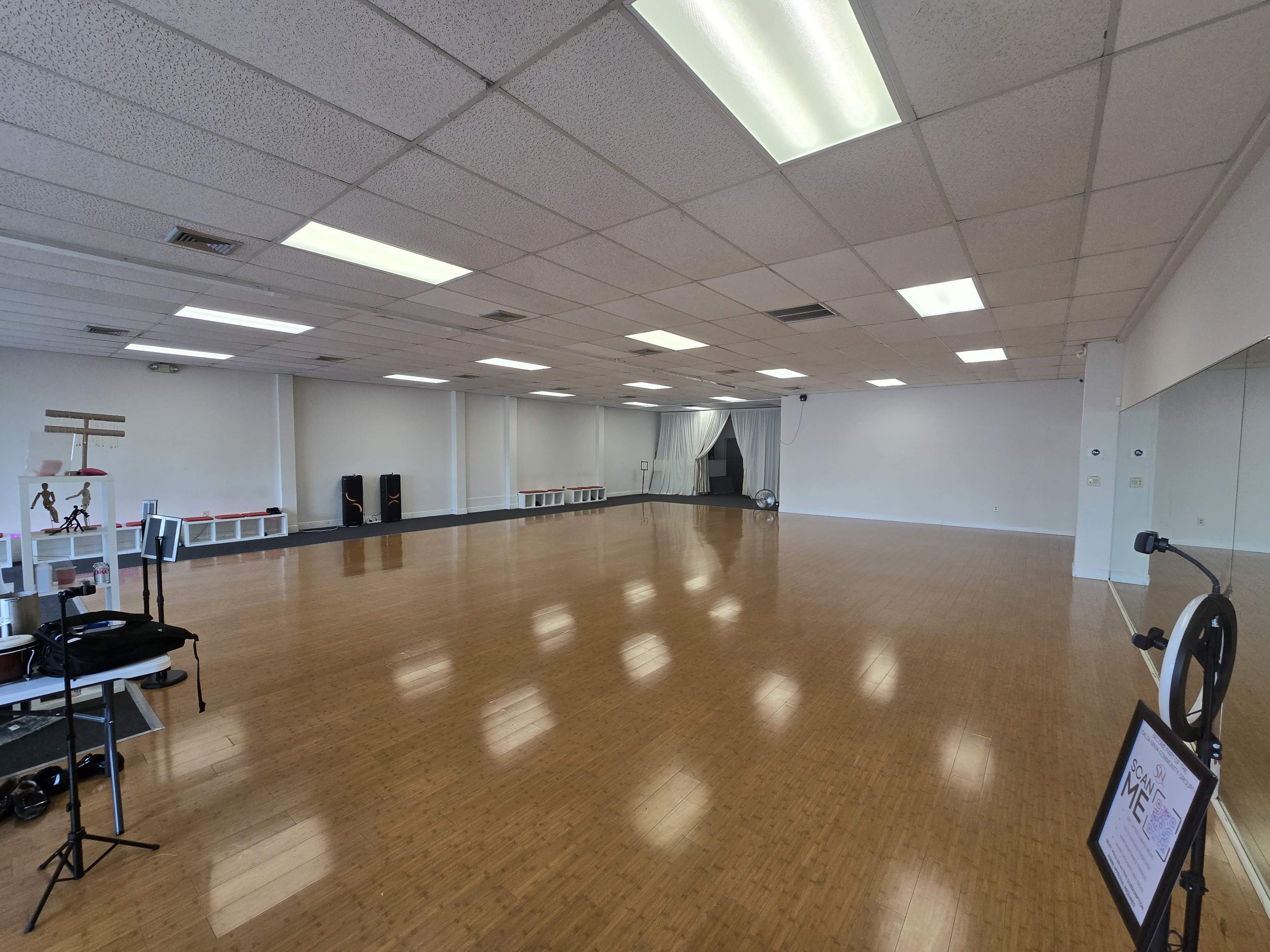 Budget Ballroom: Spacious Sunrise Dance Hall for Events, Classes & Rehearsals Image in Sunrise, Sunrise, FL