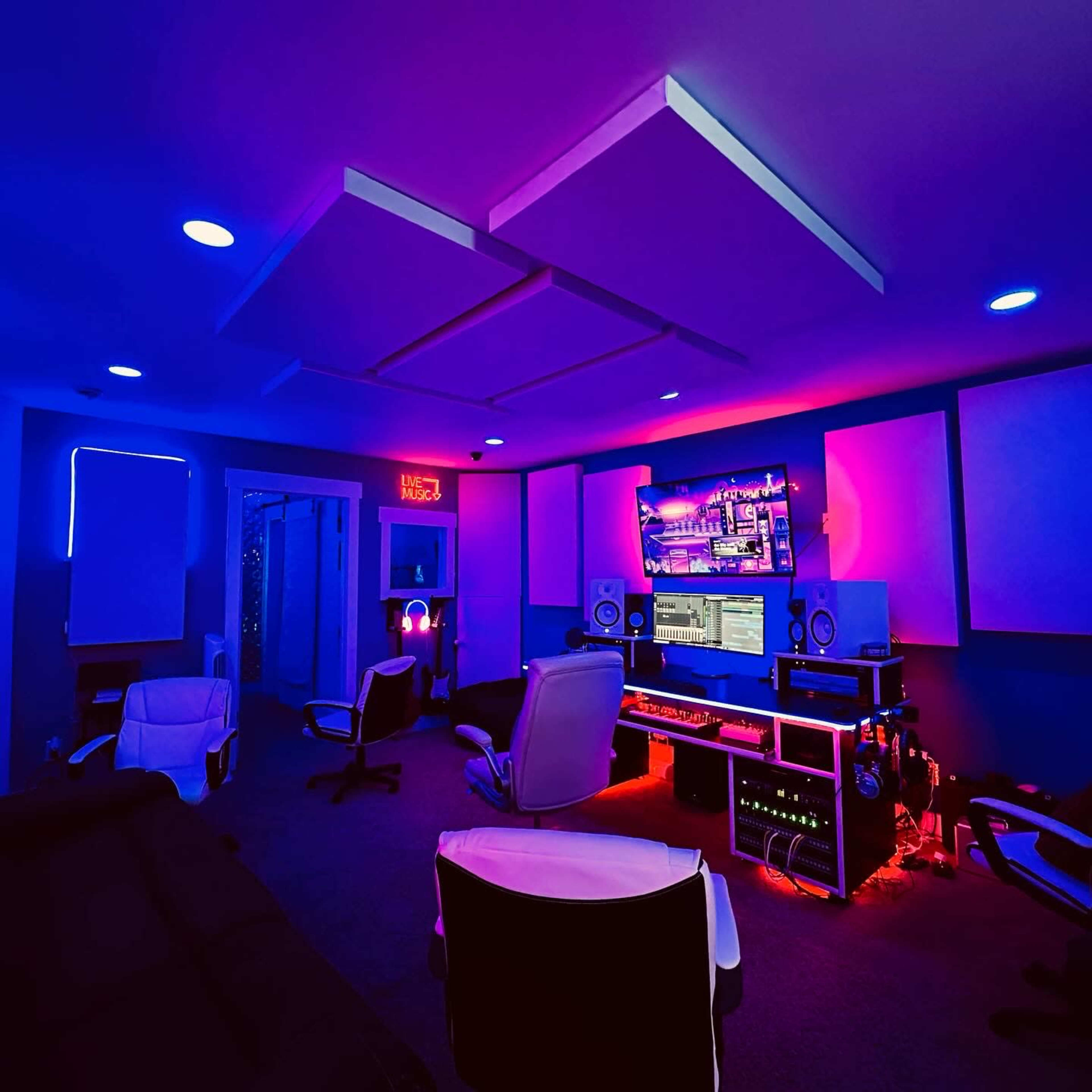 Urban Downtown Music Recording/Photo Studio Image in Urbandale Nations, Nashville, TN