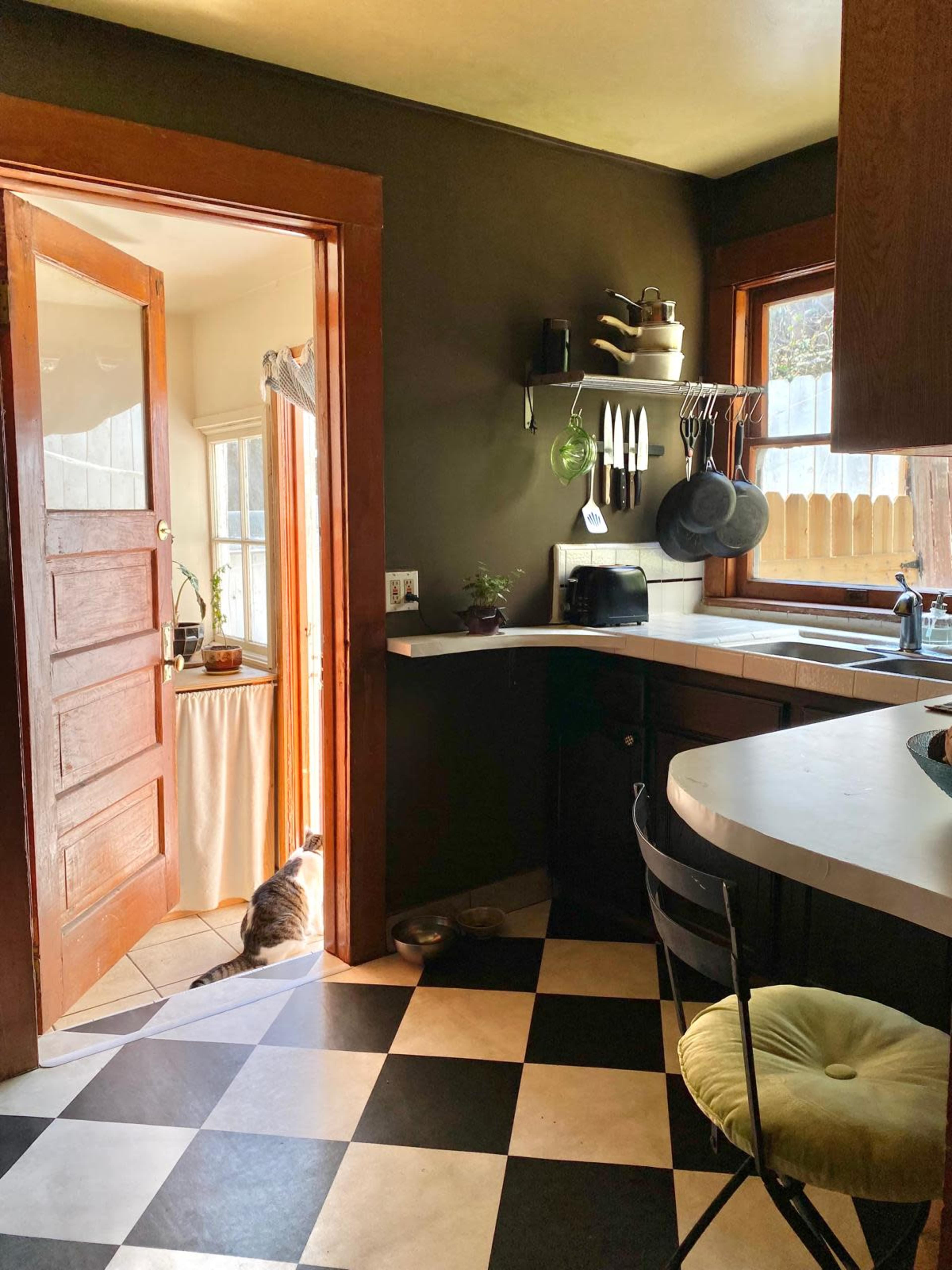 Secluded Victorian House with leafy surroundings Image in Echo Park, Los Angeles, CA