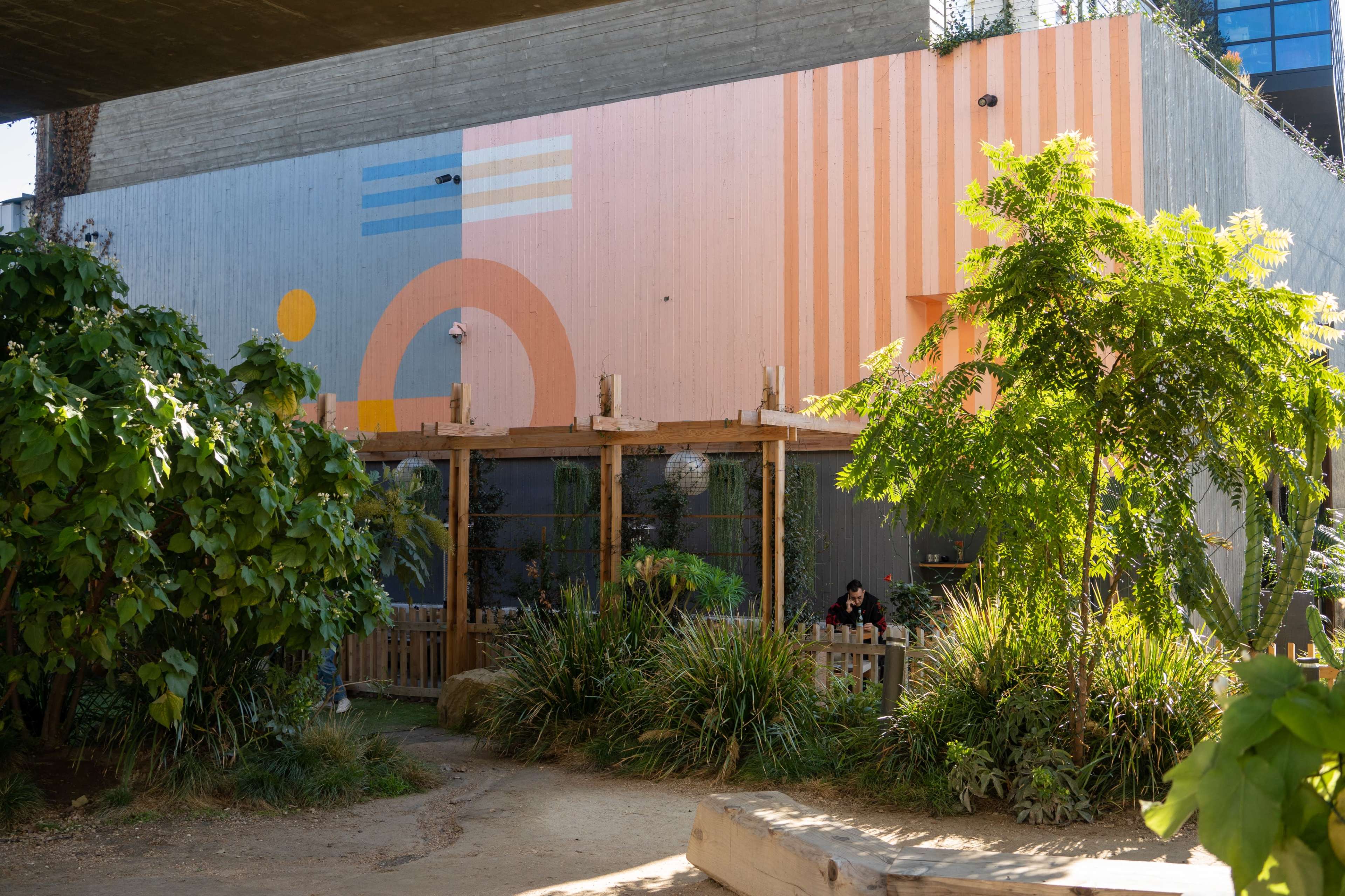 Platform Park Image in Lucerne - Higuera, Culver City, CA