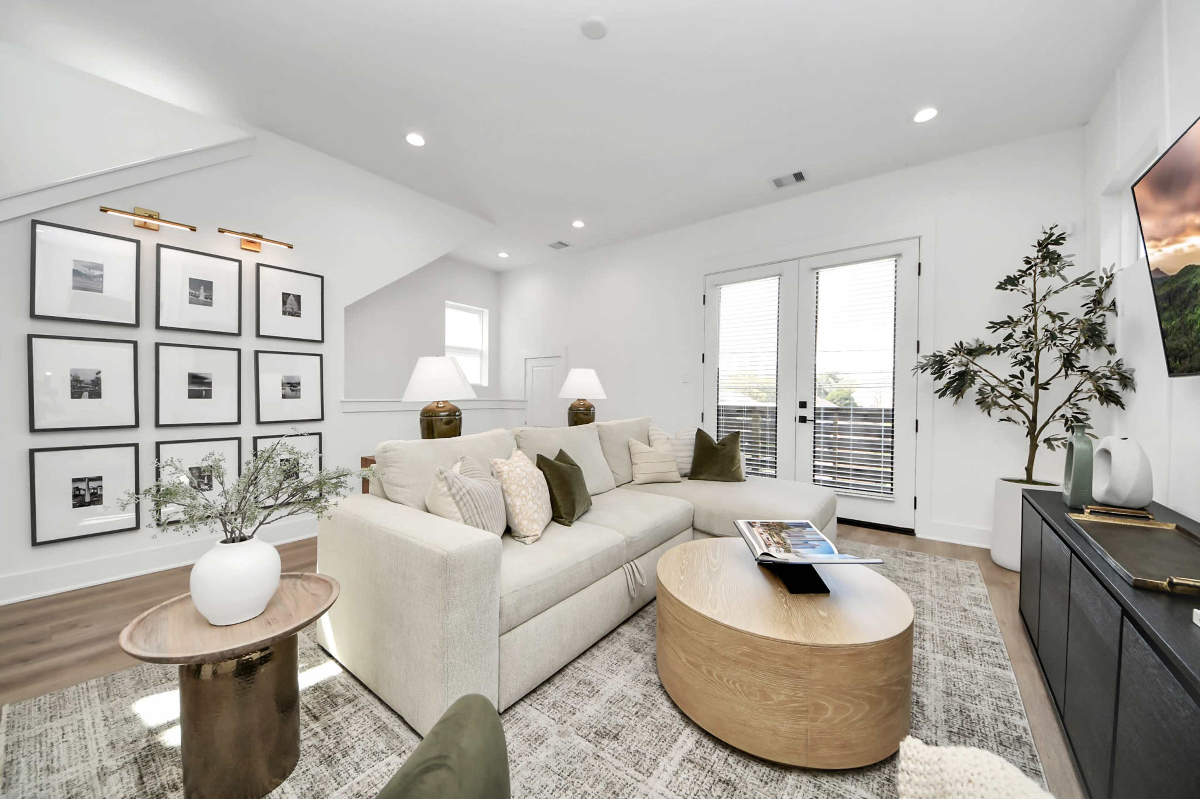 Modern Downtown home with Garage Gym Image in Second Ward, Houston, TX