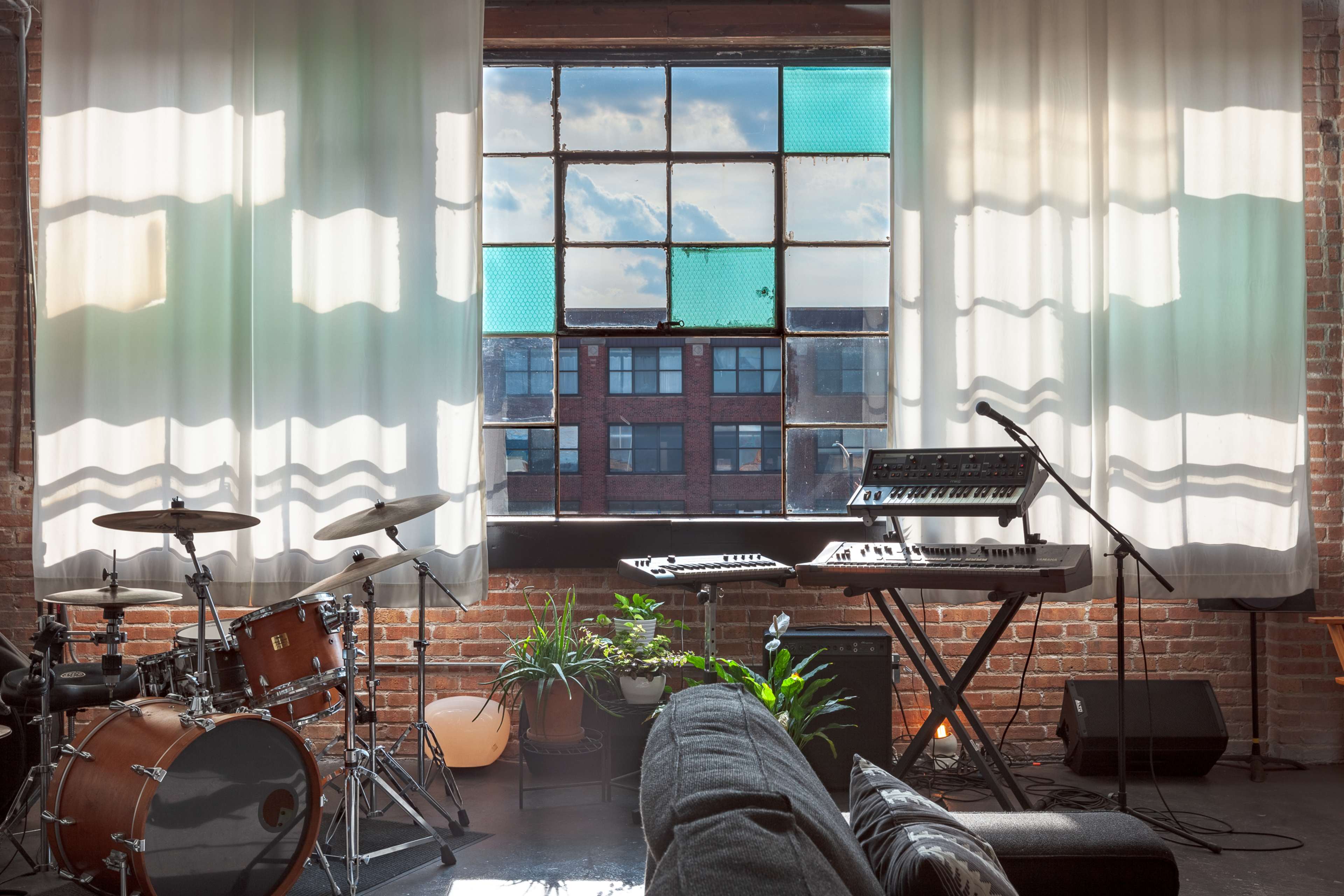 Urban Historic Arts Building Loft Image in Garfield Park, Chicago, IL