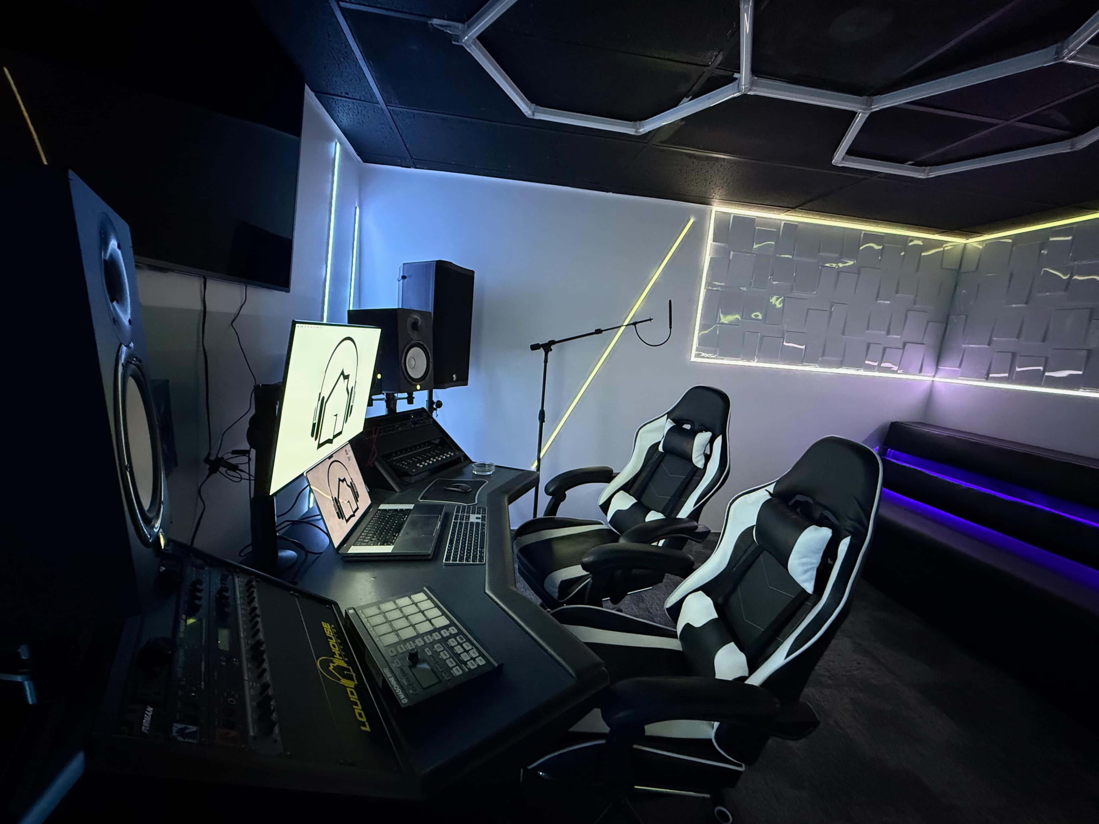 Mercury - Recording/Podcast Studio Image in Downtown Atlanta, Atlanta, GA