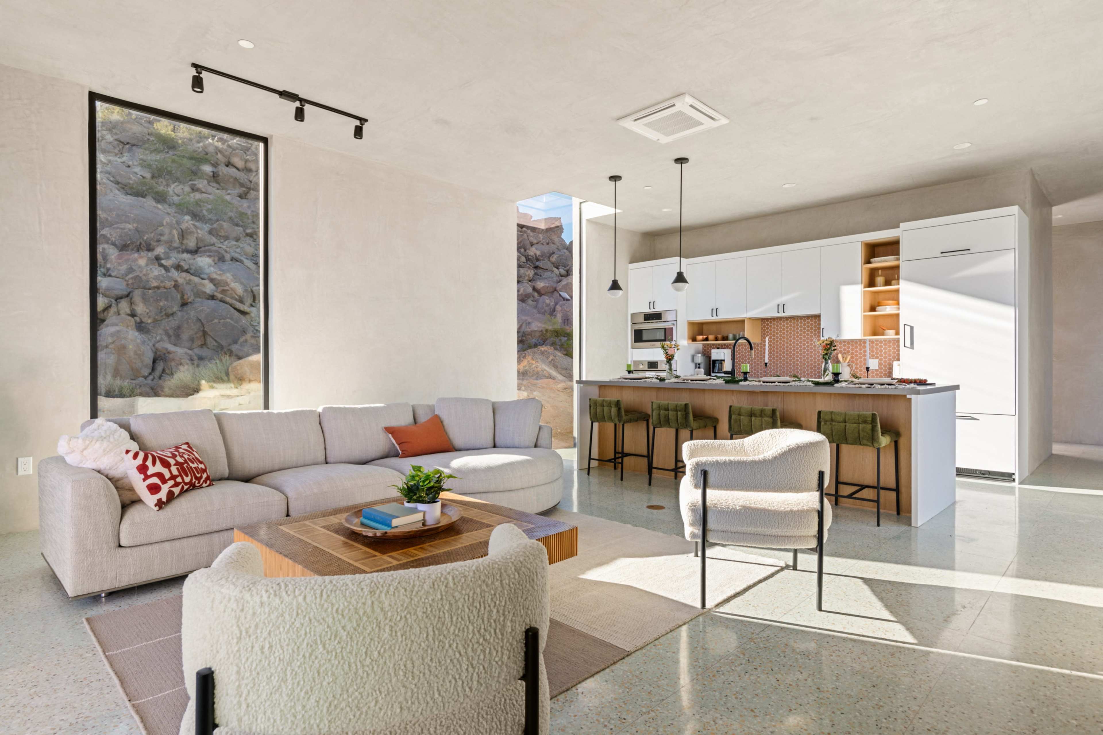 A Modern Rectangular Prism Home w/ Pool & Boulders, Joshua Tree, CA ...