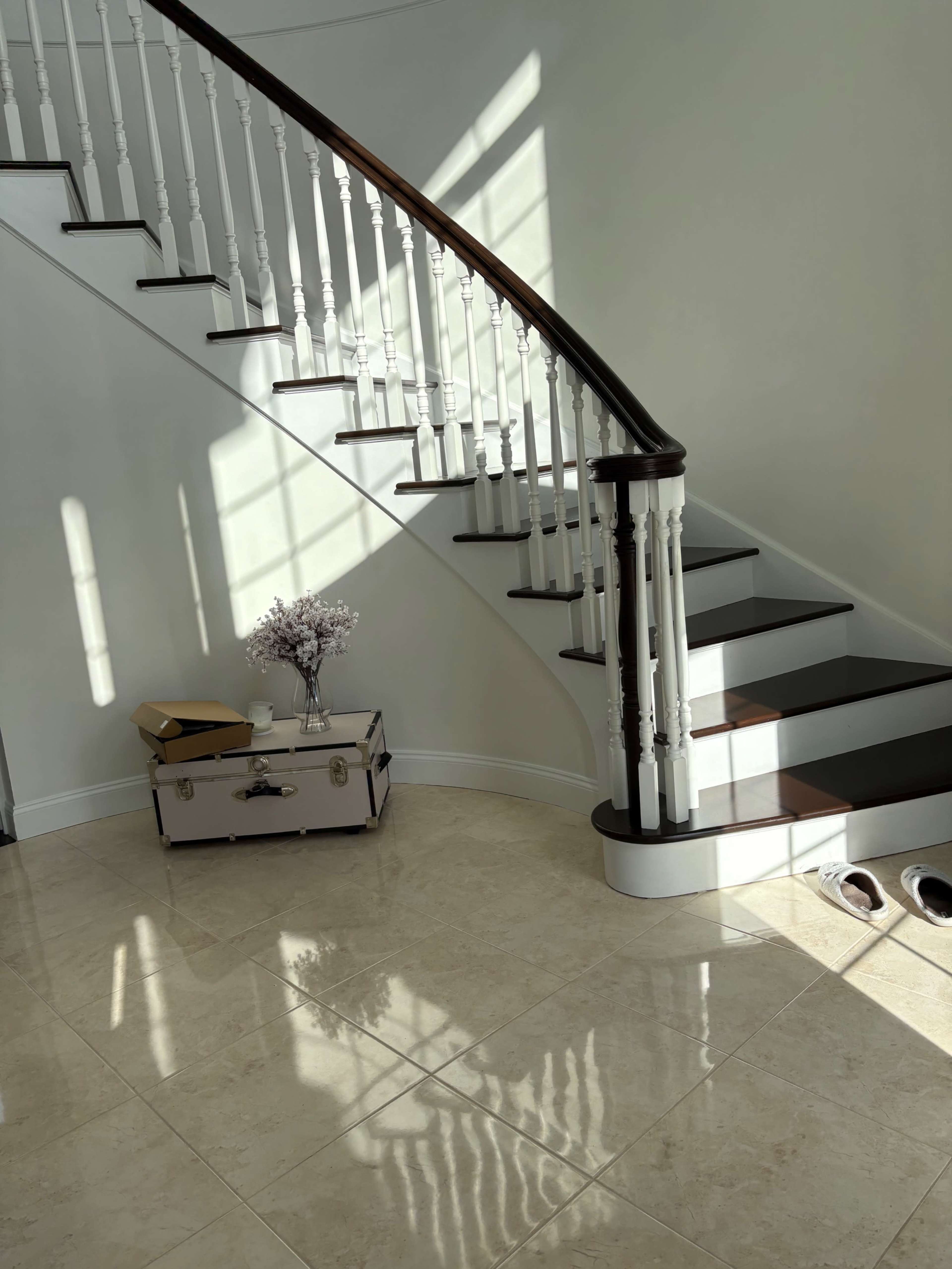 Middlebury Countryside  With Elegant Light-Filled Home and Breathtaking Scenic Outlook Image in Middlebury, Middlebury, CT