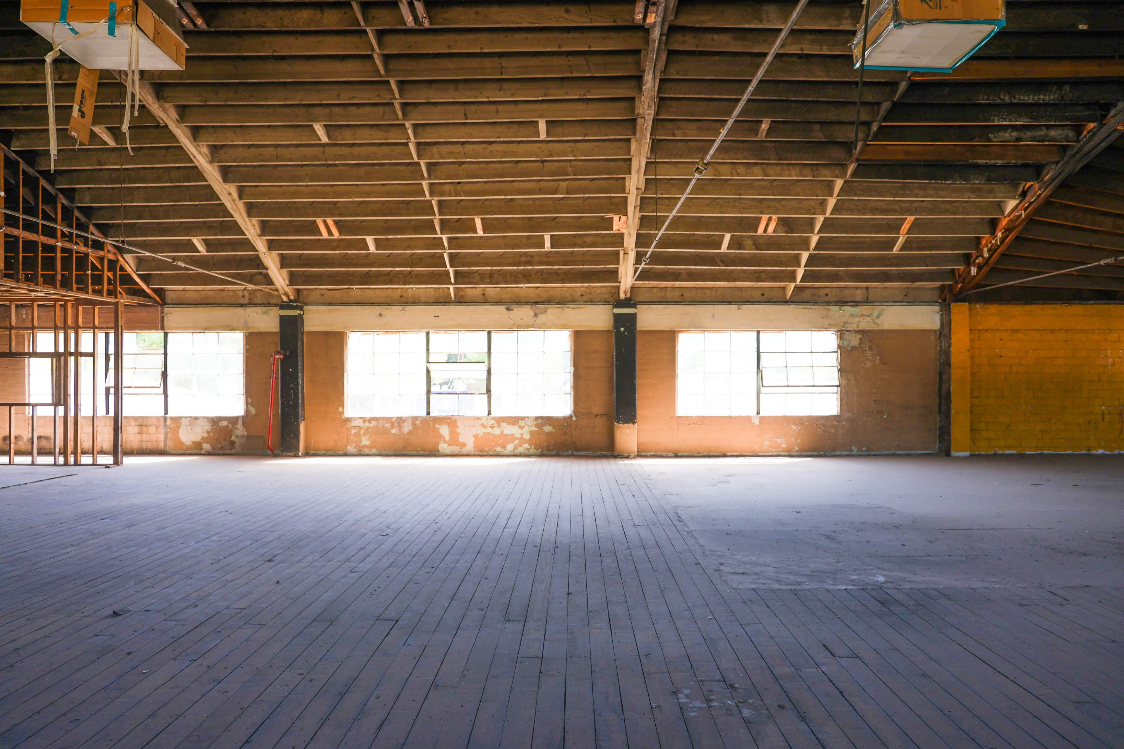Beautiful Raw Industrial Warehouse on the Grid Image in Mansion Flats, Sacramento, CA
