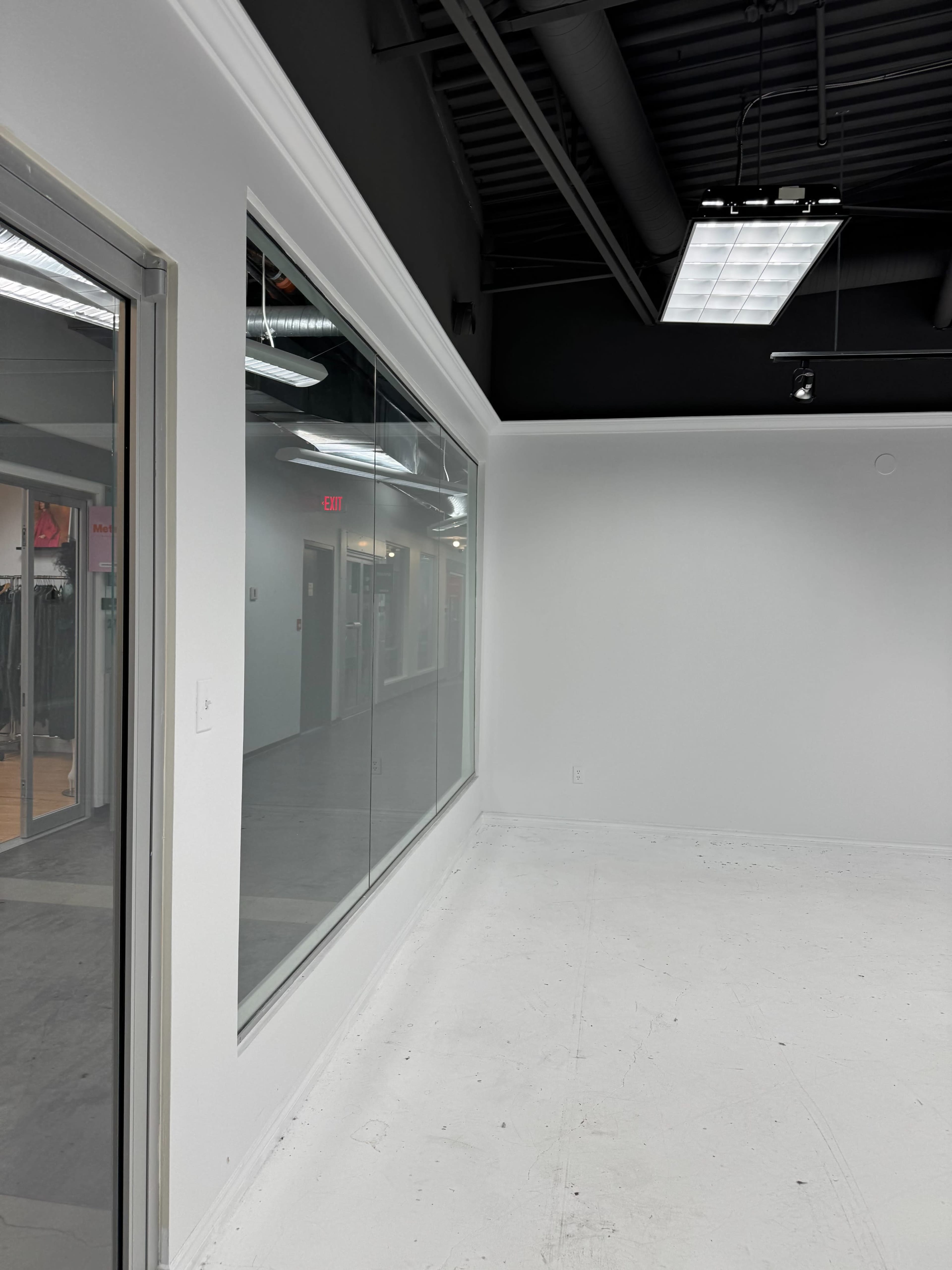 Bright photo studio Image in Strathcona, Vancouver, BC
