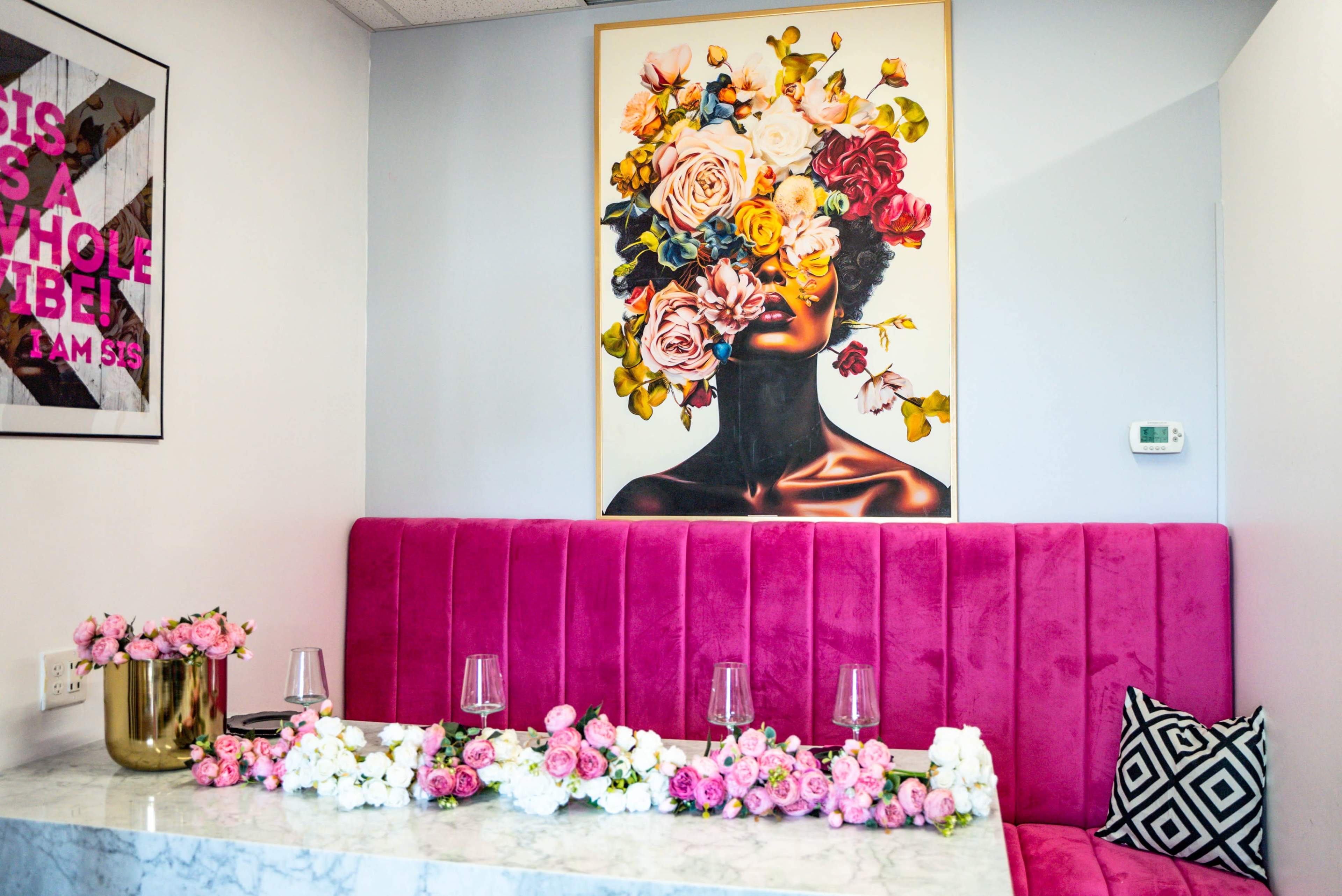 Centrally located studio with gorgeous decor Image in Stratford, Stratford, CT