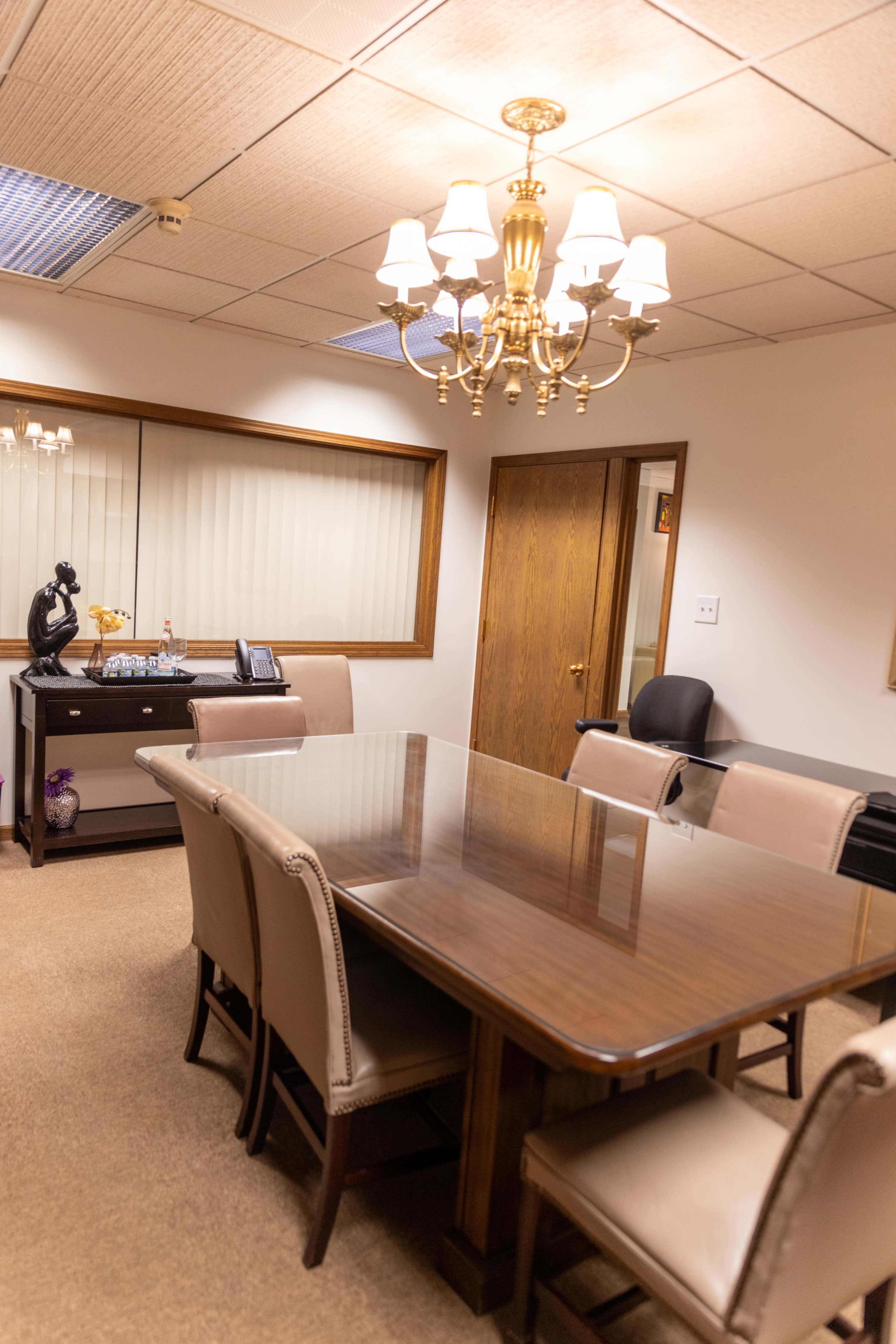 Where Great Meetings Happen – Spacious & Inviting Image in Rich Township, Flossmoor, IL