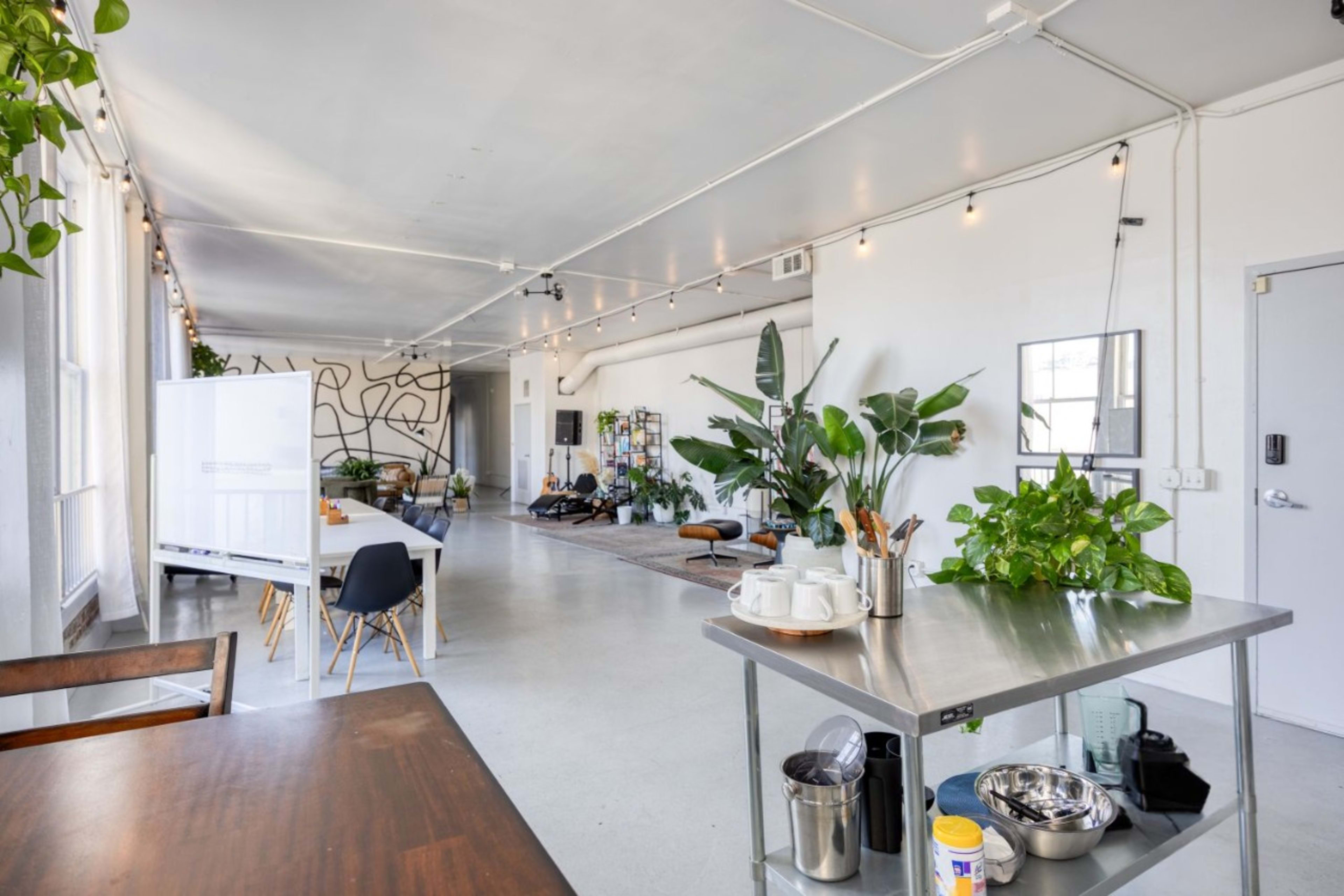 Spacious NYC Creative Loft in DTLA (Party/ Event) Image in Downtown, Los Angeles, CA