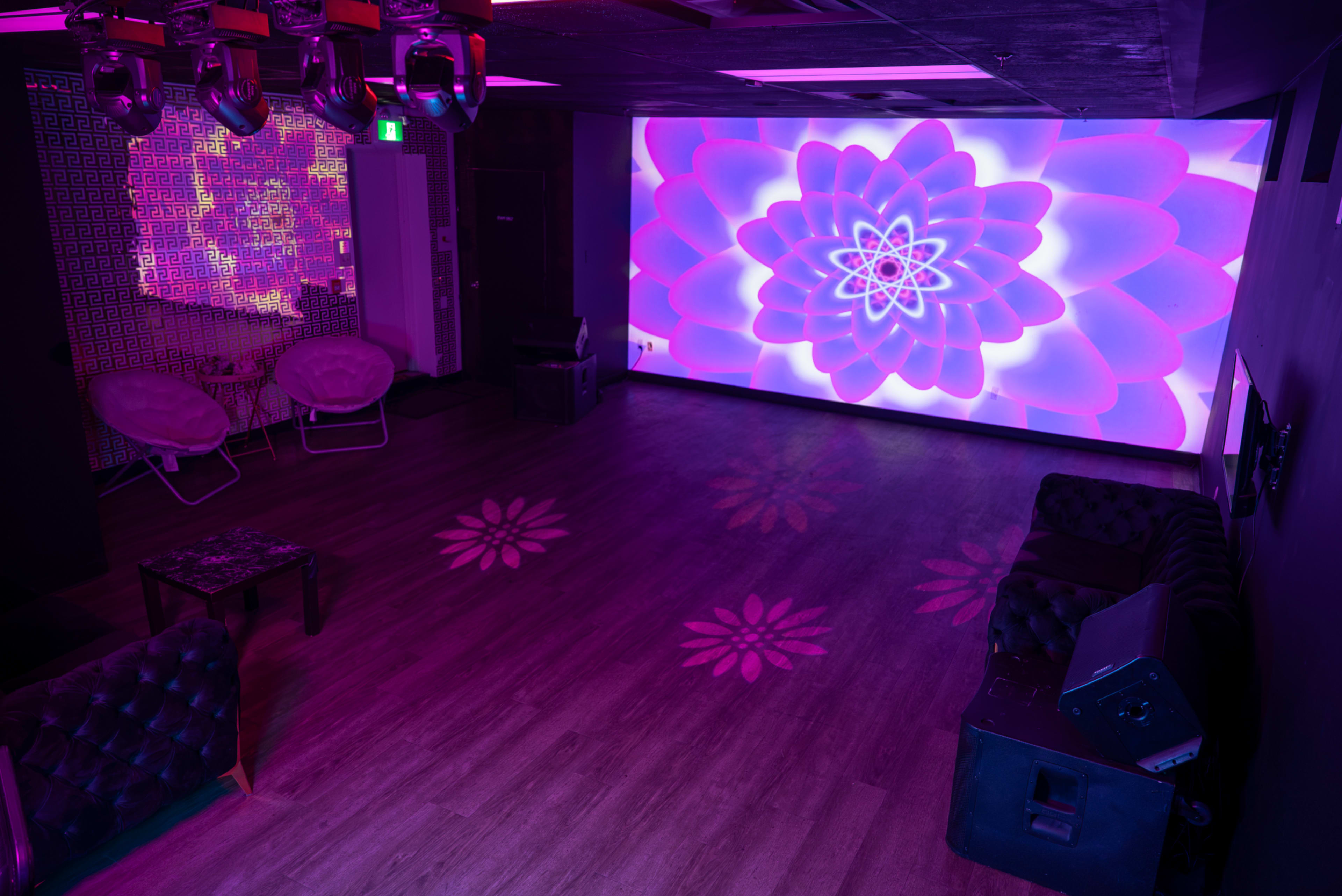 Toronto Venue with 20FT Projection Wall for Product Launches,   Offsites, Team Events & Presentations Image in Humber Summit, Toronto, ON
