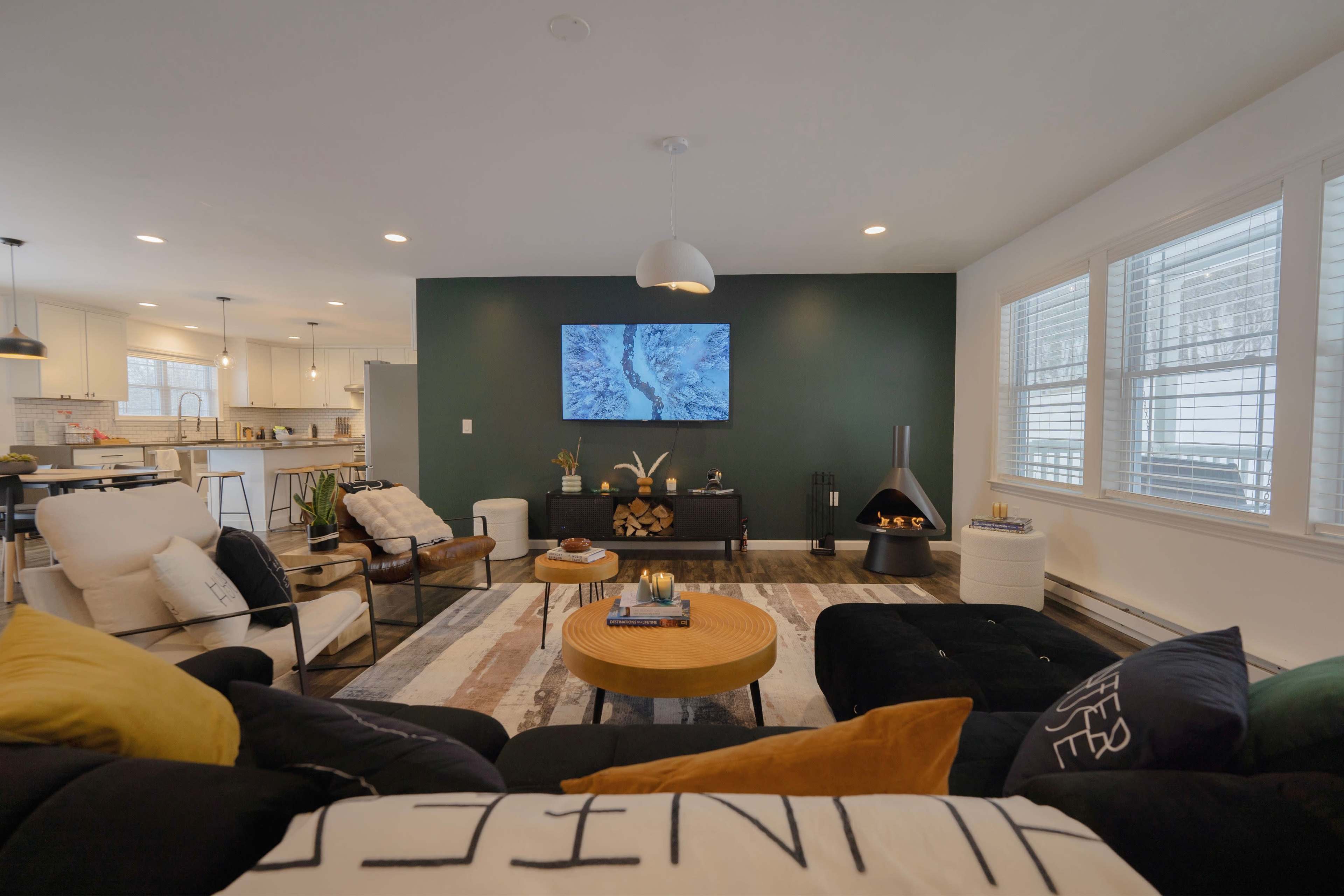 Mid-Century Modern Mountain Retreat Image in Neversink, Parksville, NY