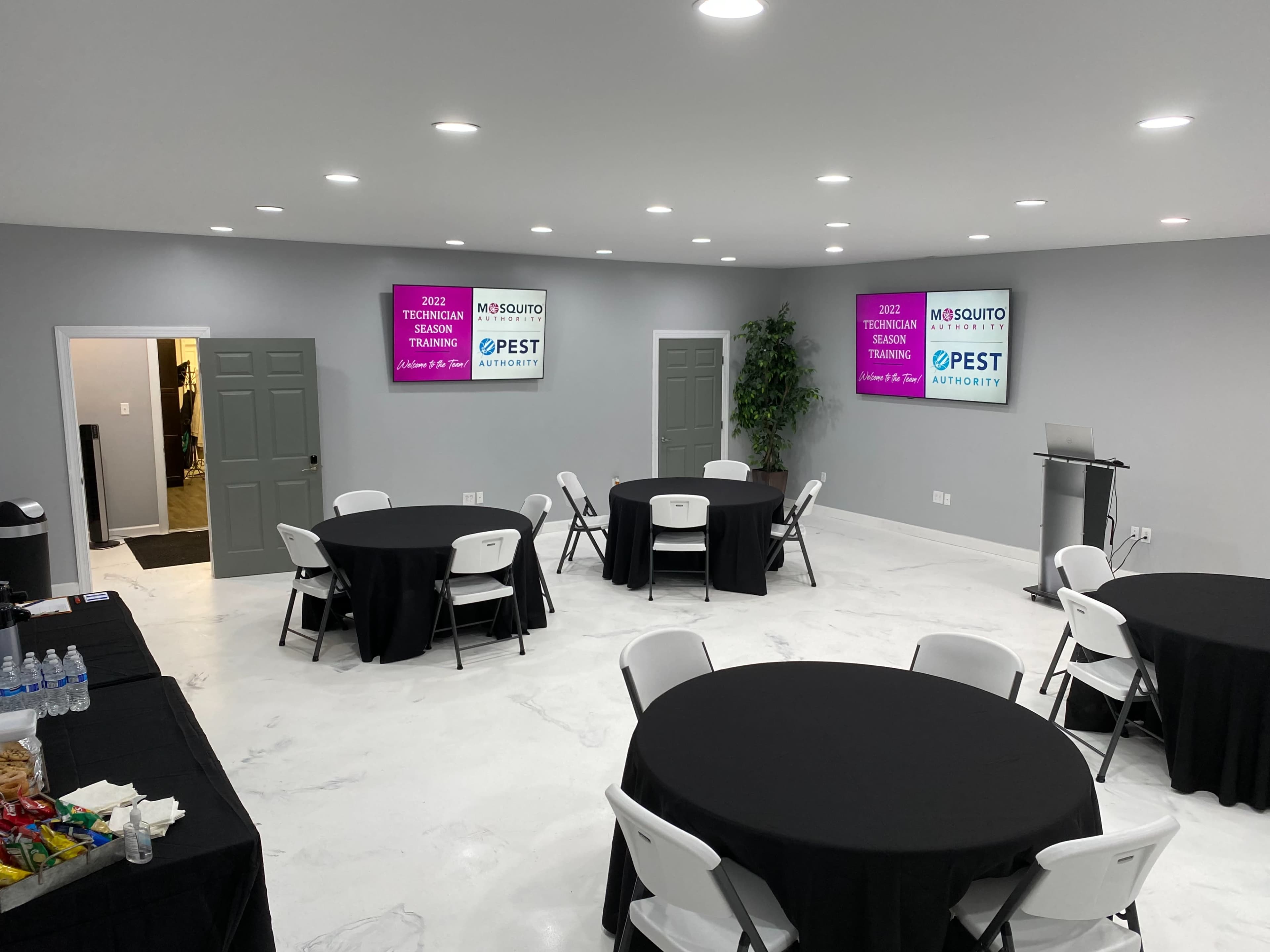 Large Modern Meeting Room with Full Audio/Visual Setup 40+ attendees Image in Montrose, Richmond, VA