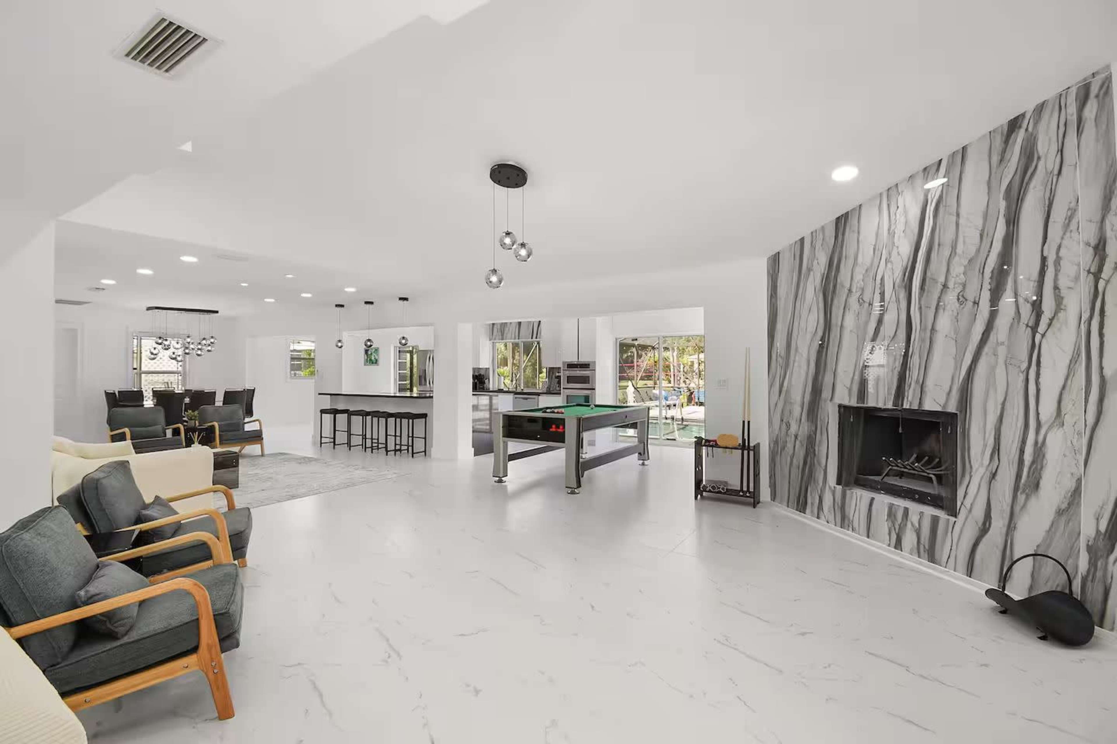 Charming 5 BDS House with Pool and Patio Image in Wellington, Wellington, FL