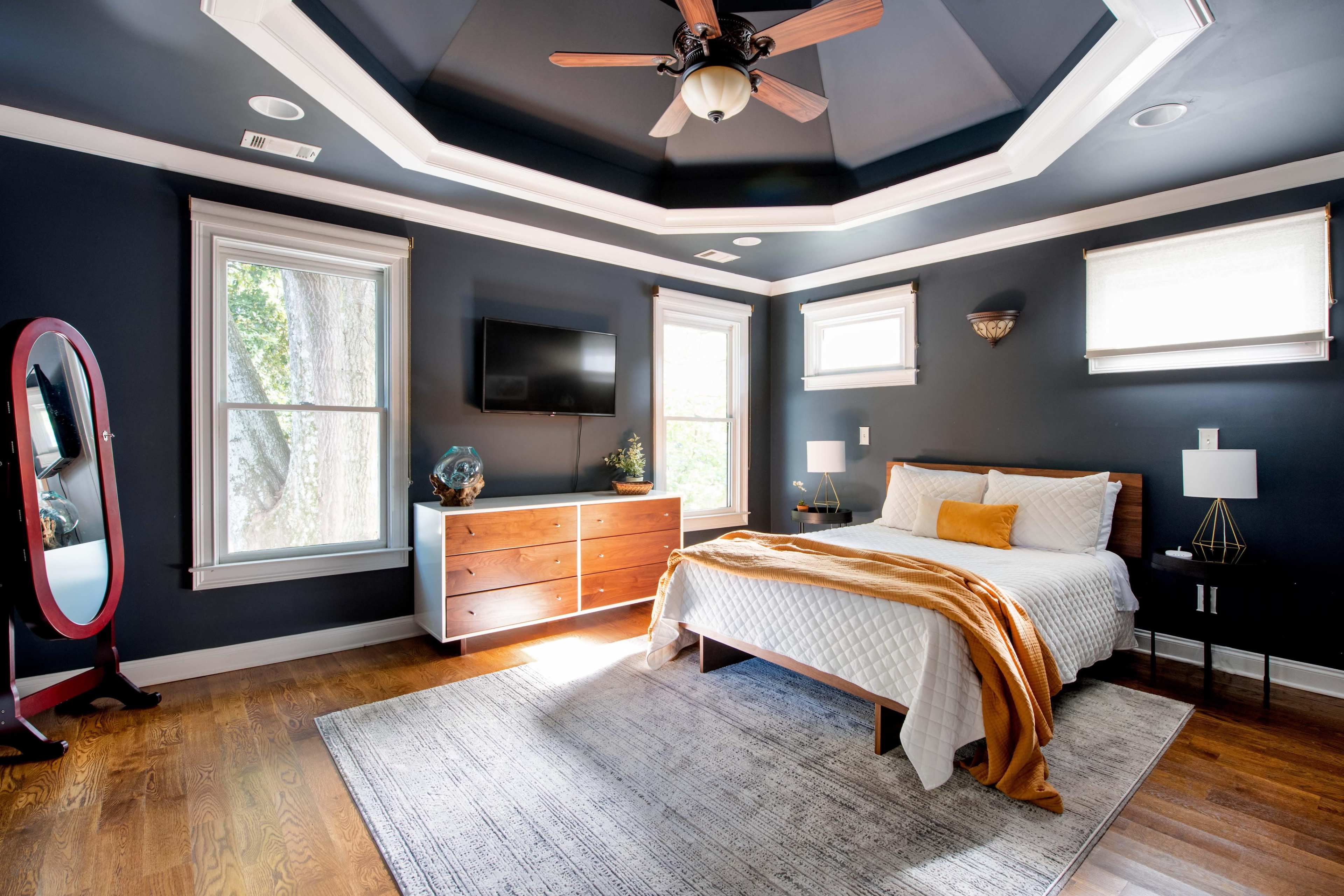 Silver Stallion - NEW! Designer Gem, Office & Yard Image in Kirkwood, Atlanta, GA