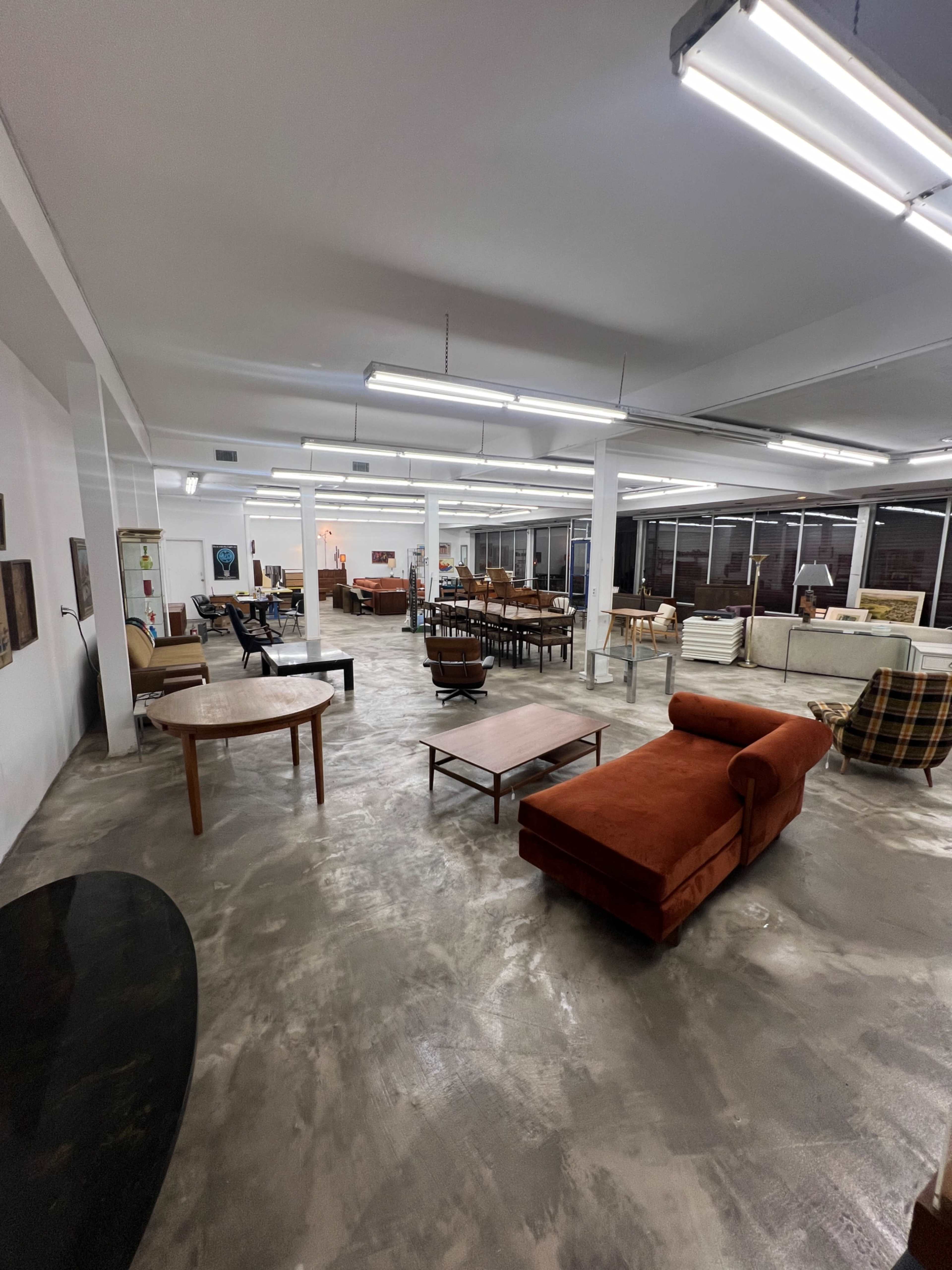 Mid Century Building with cool exterior. Open Concept Retail Space. Tons of frontage Image in Echo Park, Los Angeles, CA