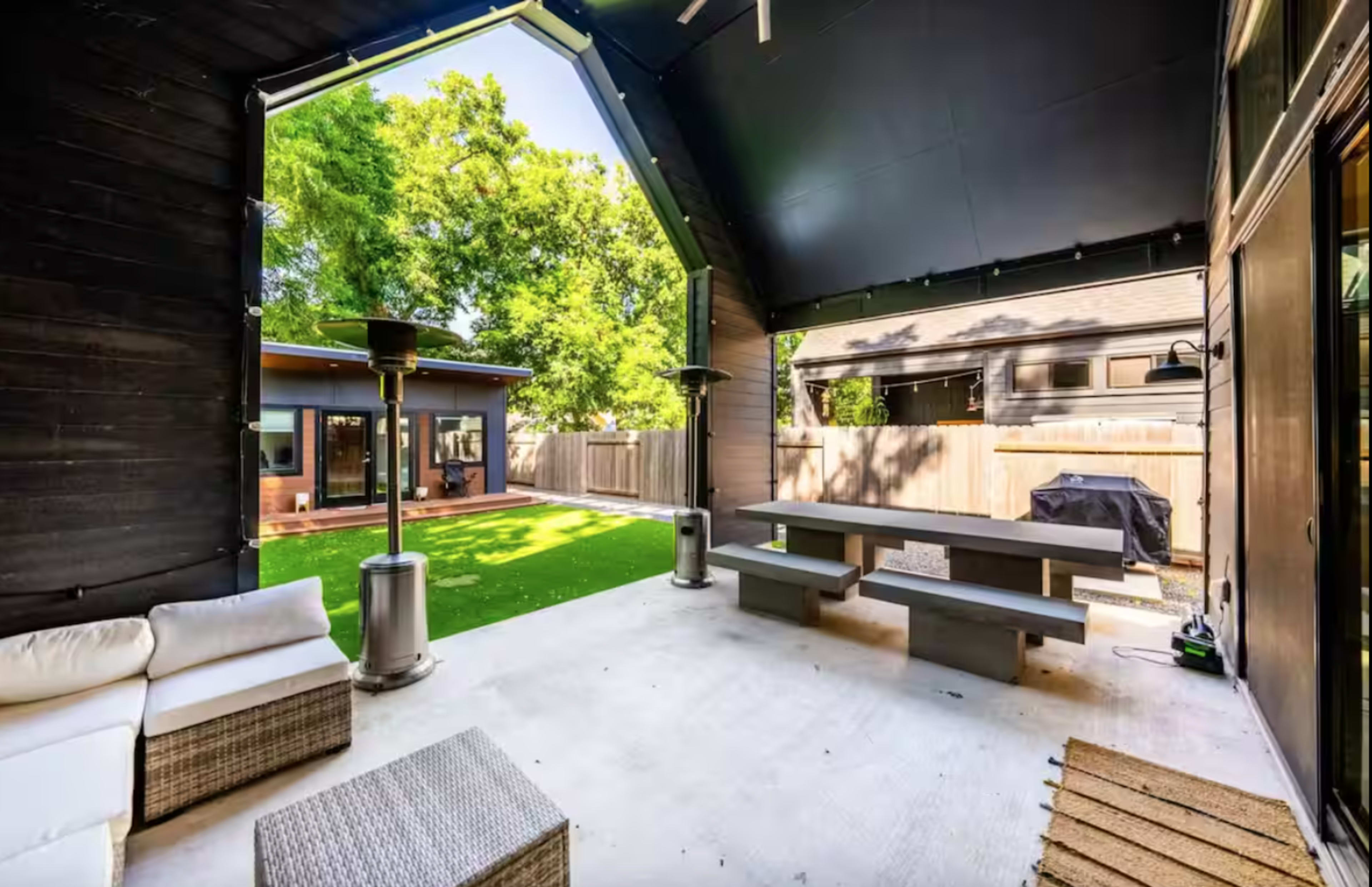 Amazing Modern Retreat | Work & Play Image in MLK-183, Austin, TX