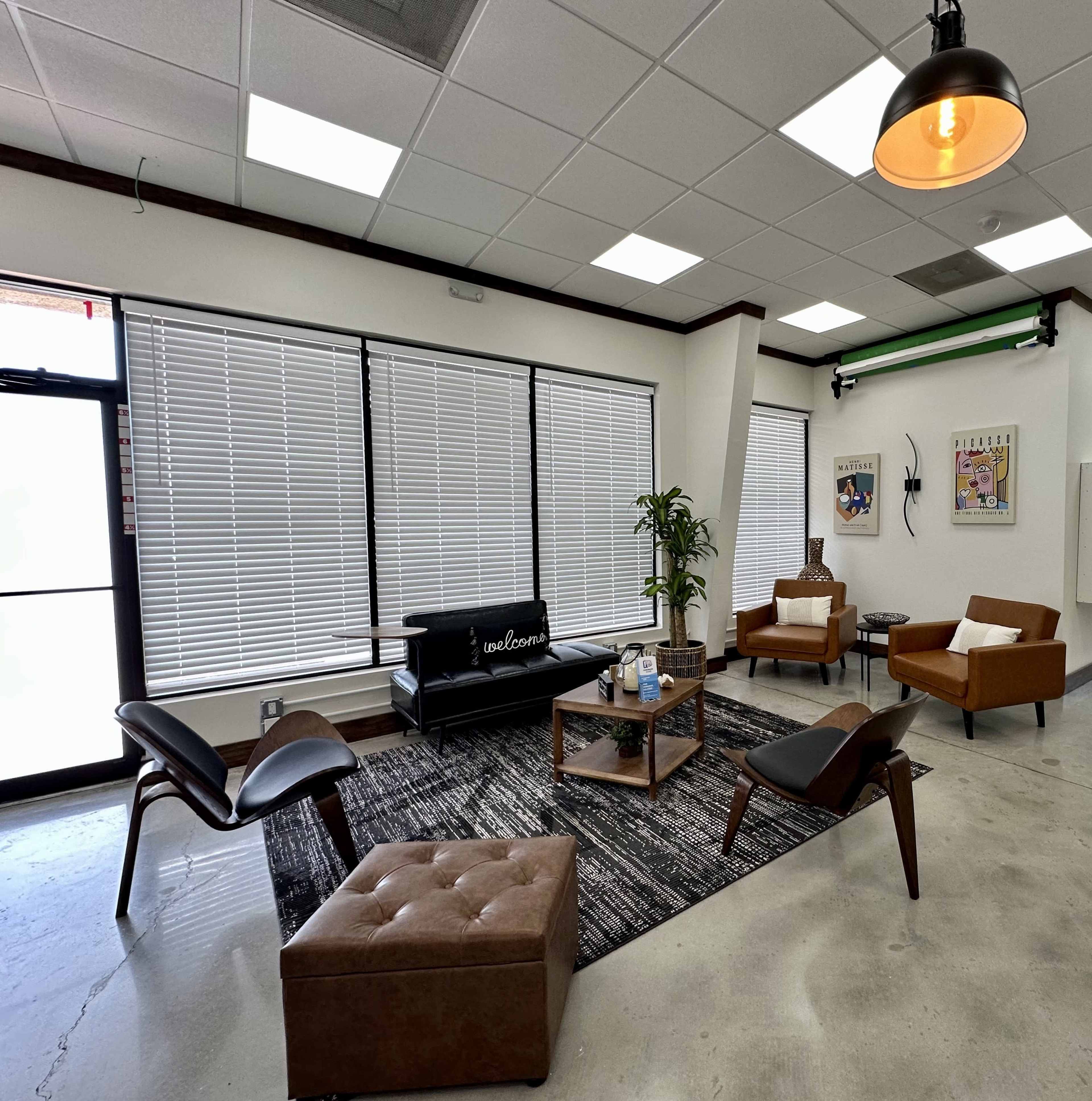 Meeting Room 8-10 People Image in Southchase, Orlando, FL