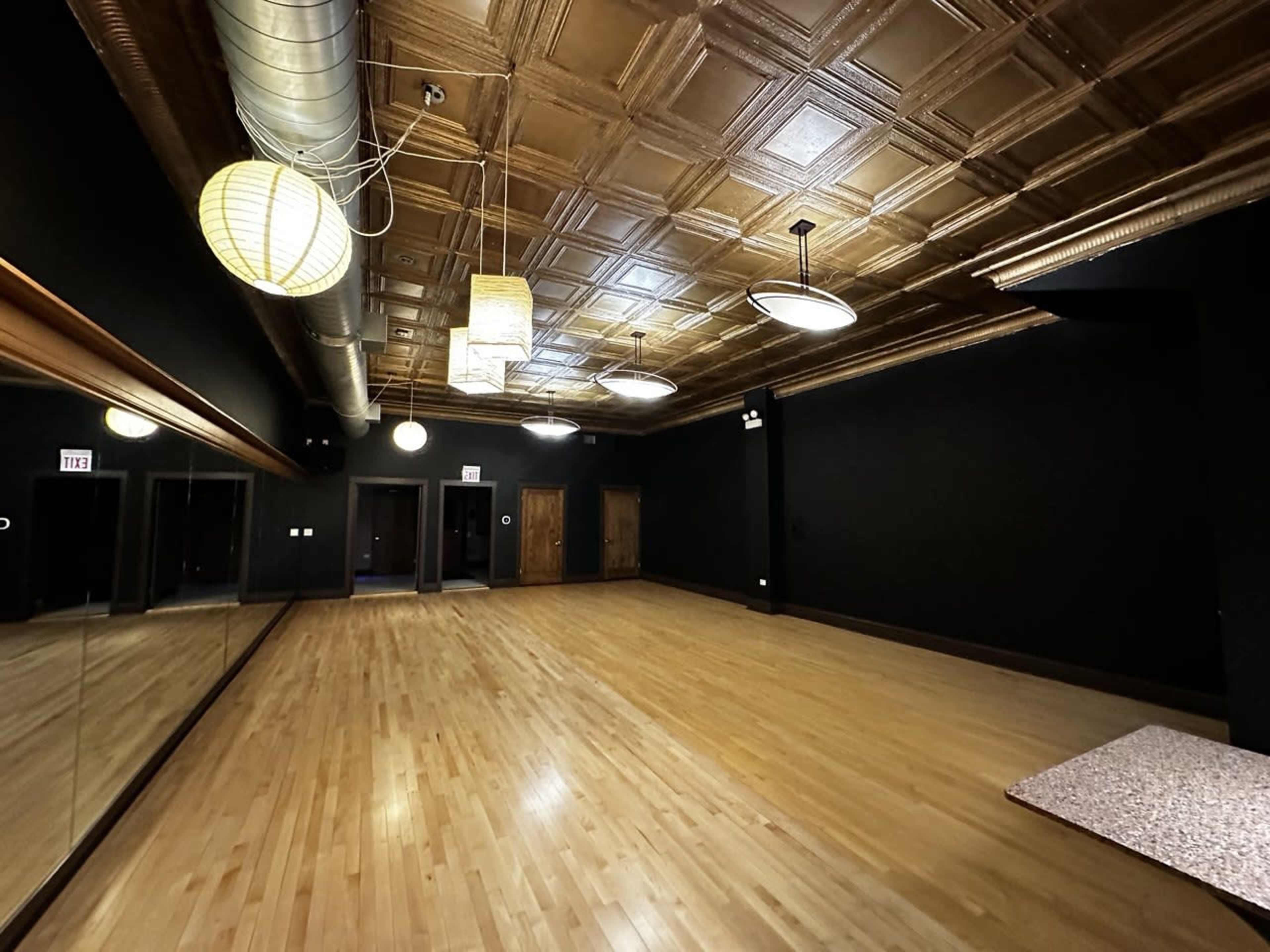 Spacious Dance Studio for rehearsals and classes Image in Portage Park, chicago, IL