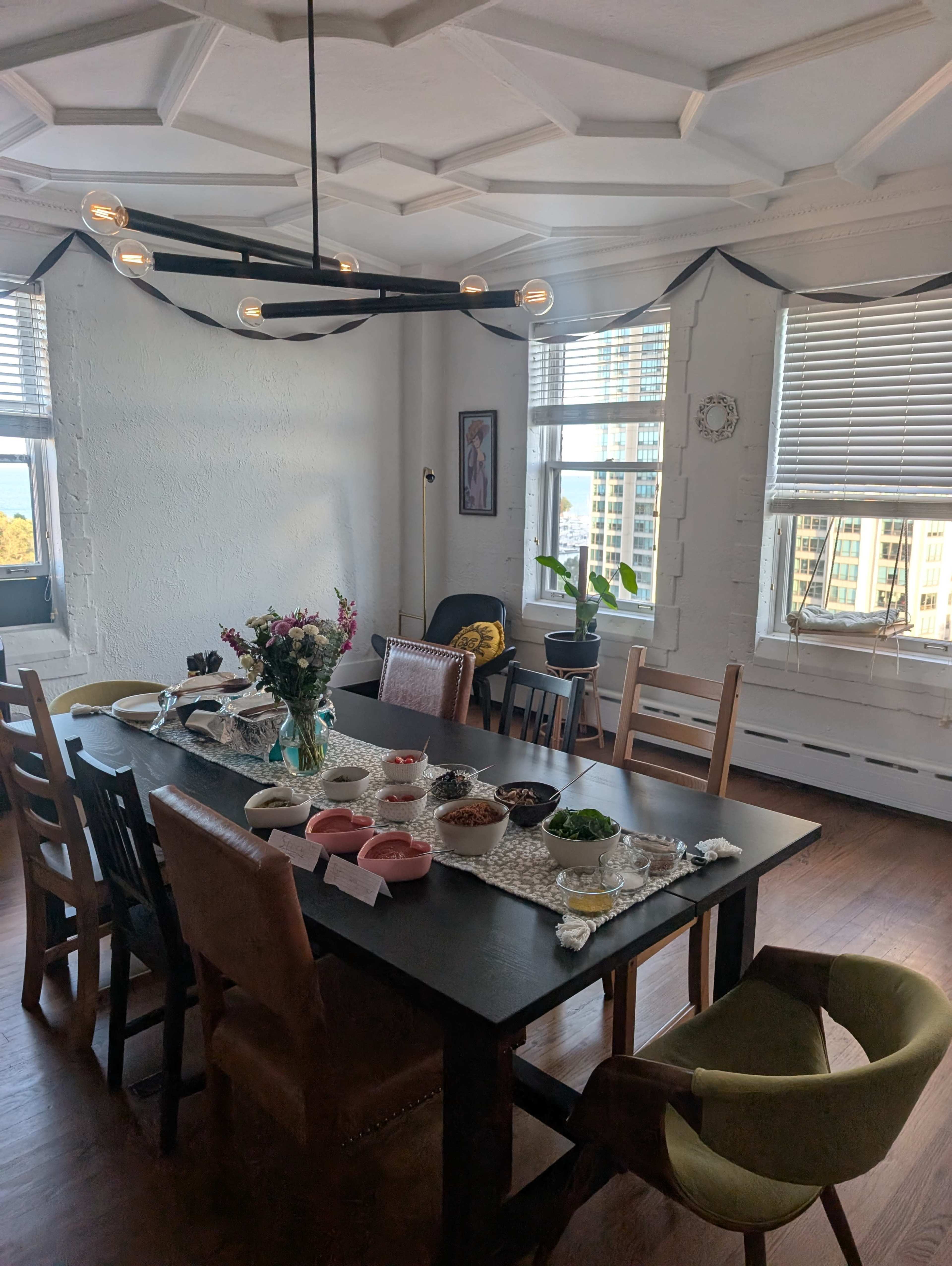 Downtown Pre-war Apartment with Lake and Skyline Views Image in Lake View, Chicago, IL