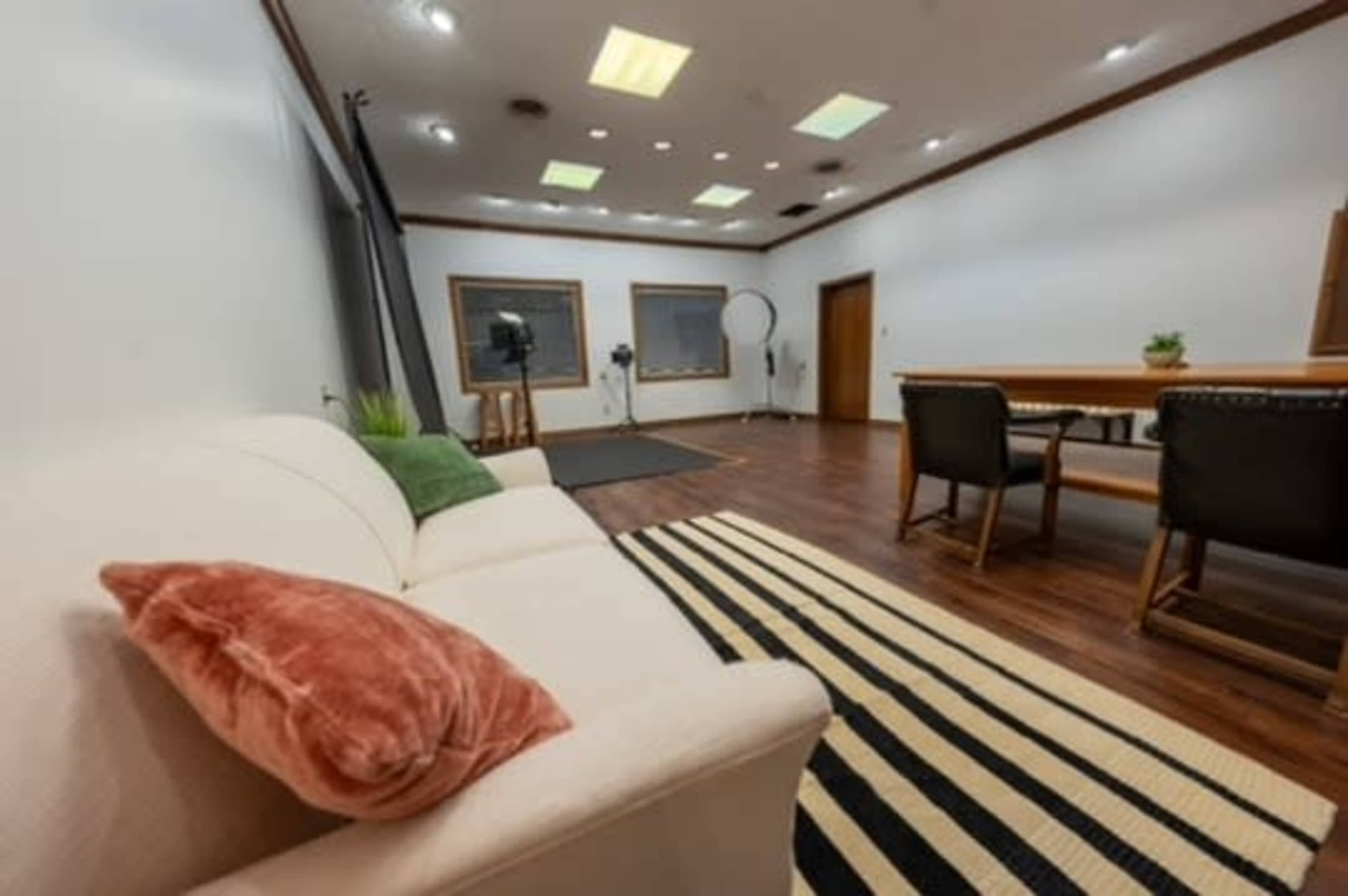 Photography Studio Image in North Ridgeville, North Ridgeville, OH