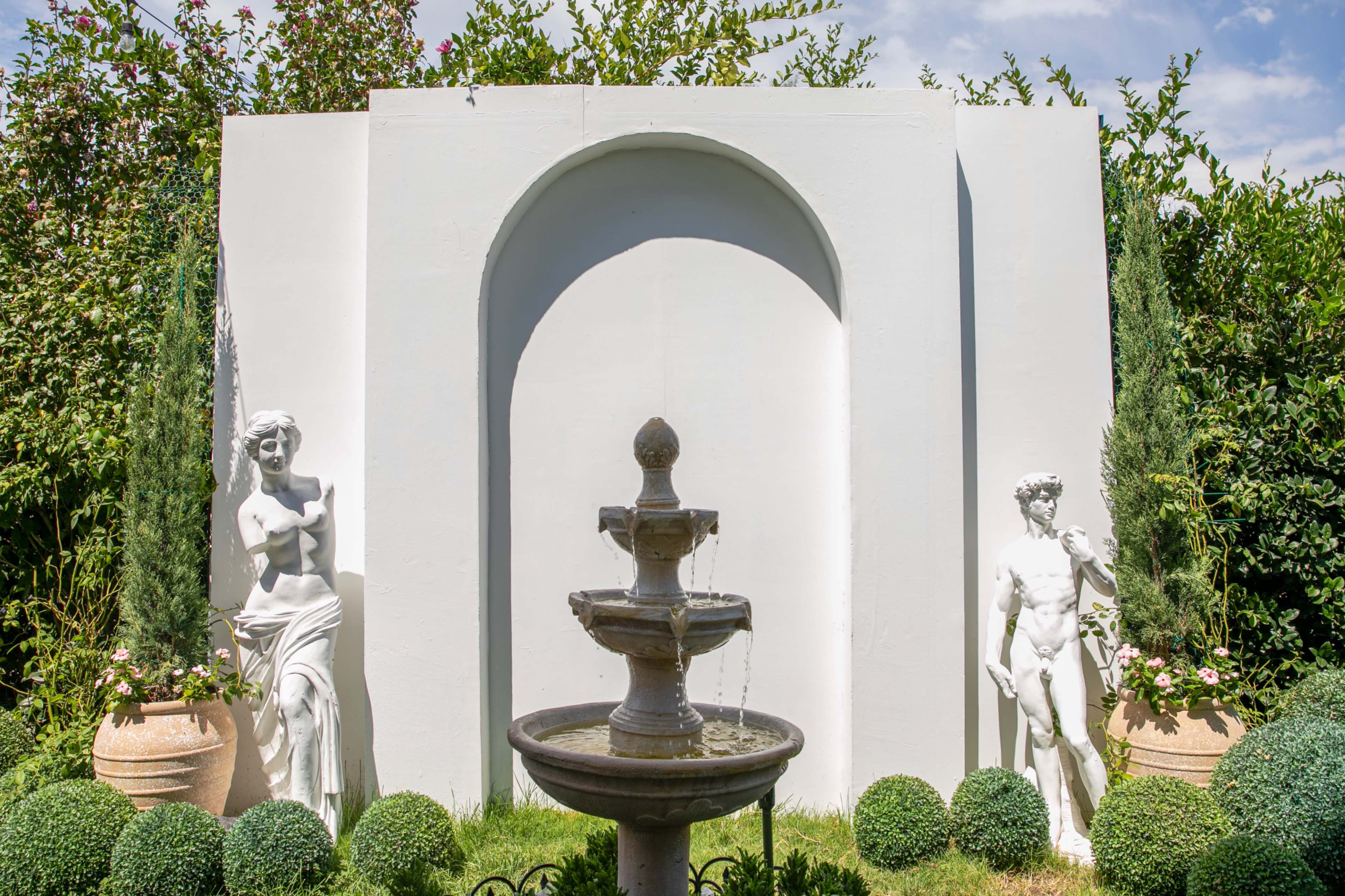 Italian-Style Garden Oasis in the Valley Image in North Hollywood, North Hollywood, CA