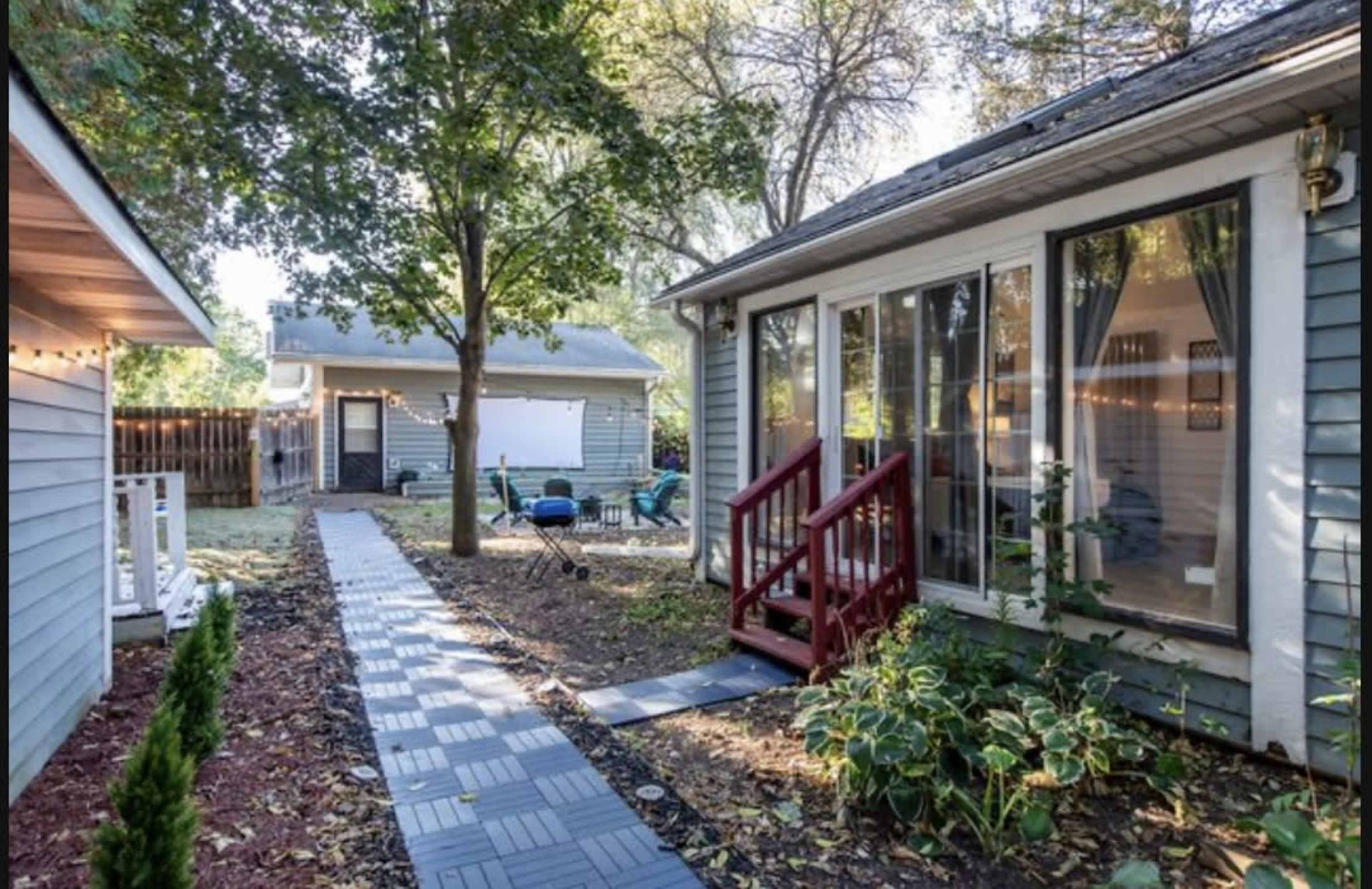 Rustic Retreat Image in Zion Township, Zion, IL