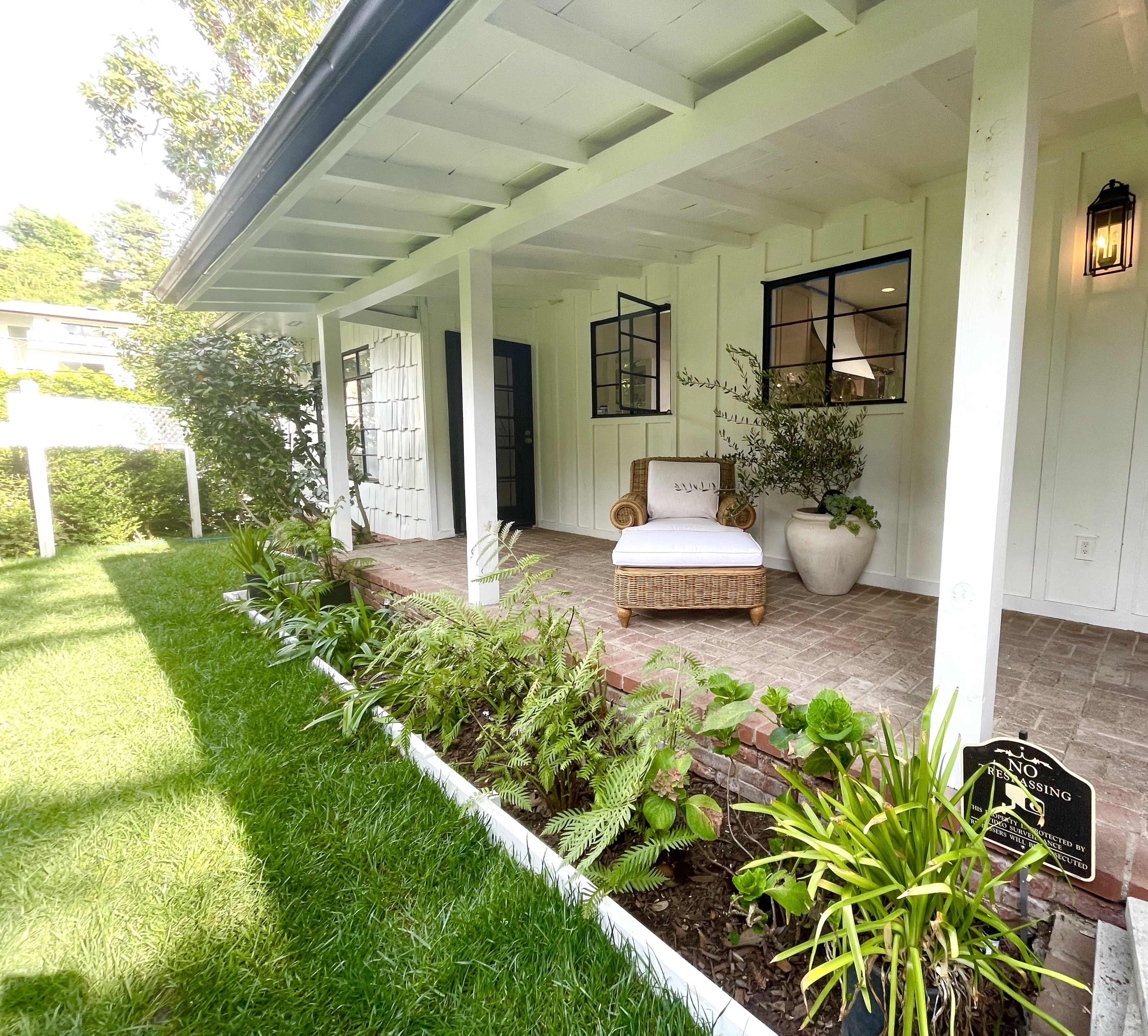 Partially Furnished Vintage Home with Fireplace Image in Sherman Oaks, Sherman Oaks, CA