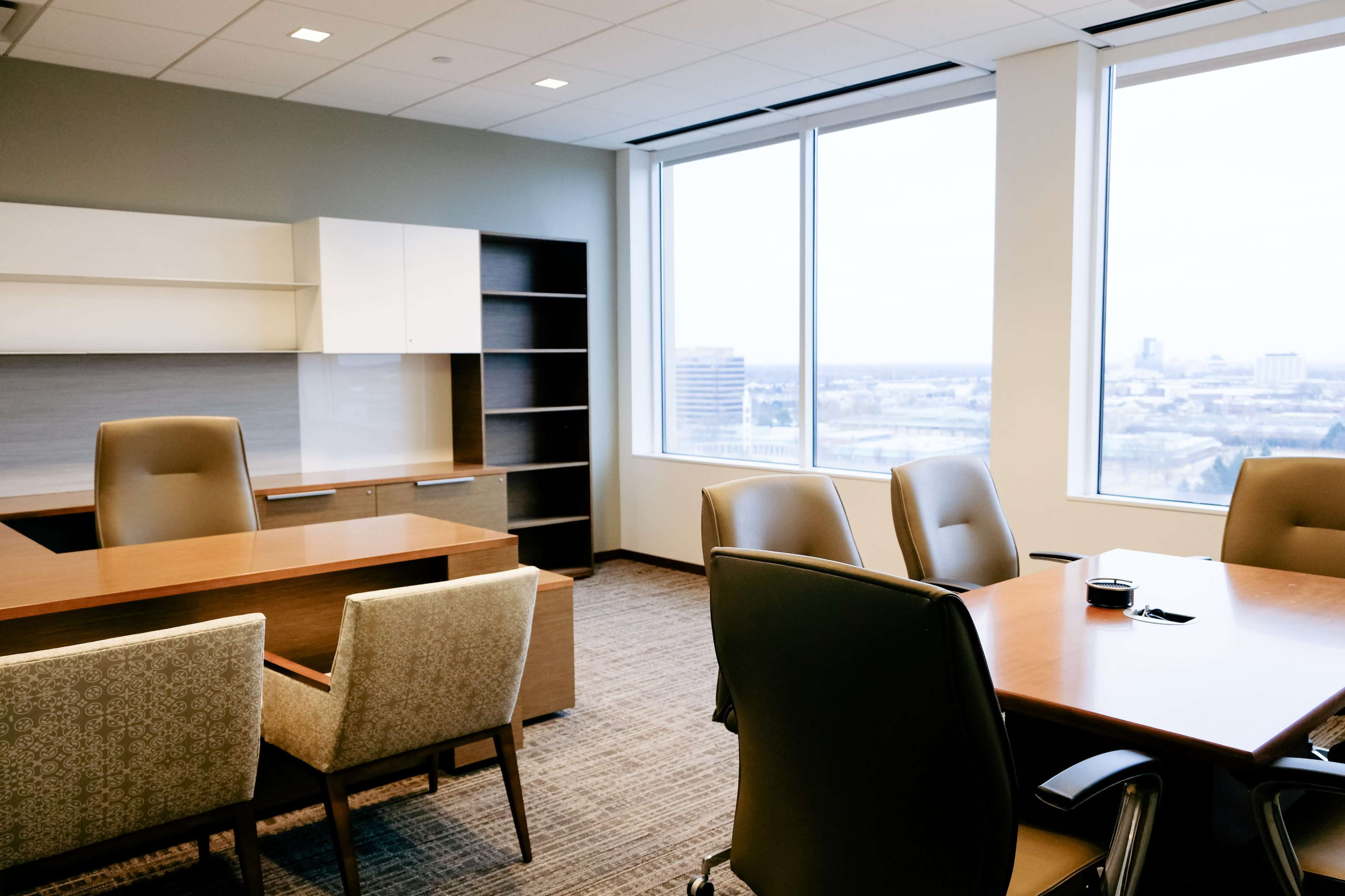 Professional 8-Person Meeting Room in a Coworking Space Image in Schaumburg Township, sc, IL