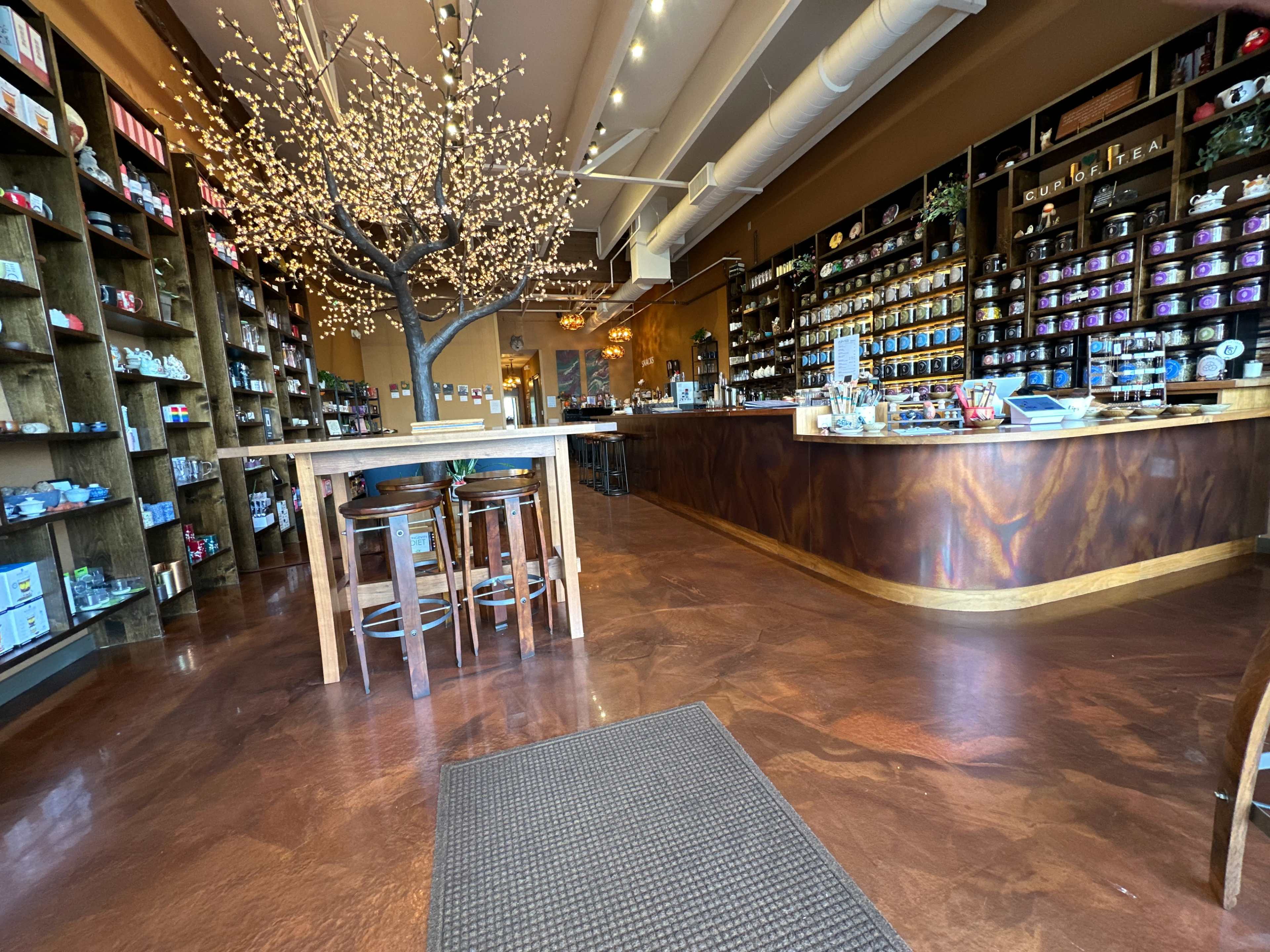 Old-World Tavern-Inspired Venue with Timeless Style Image in Sunnyside, Clackamas, OR