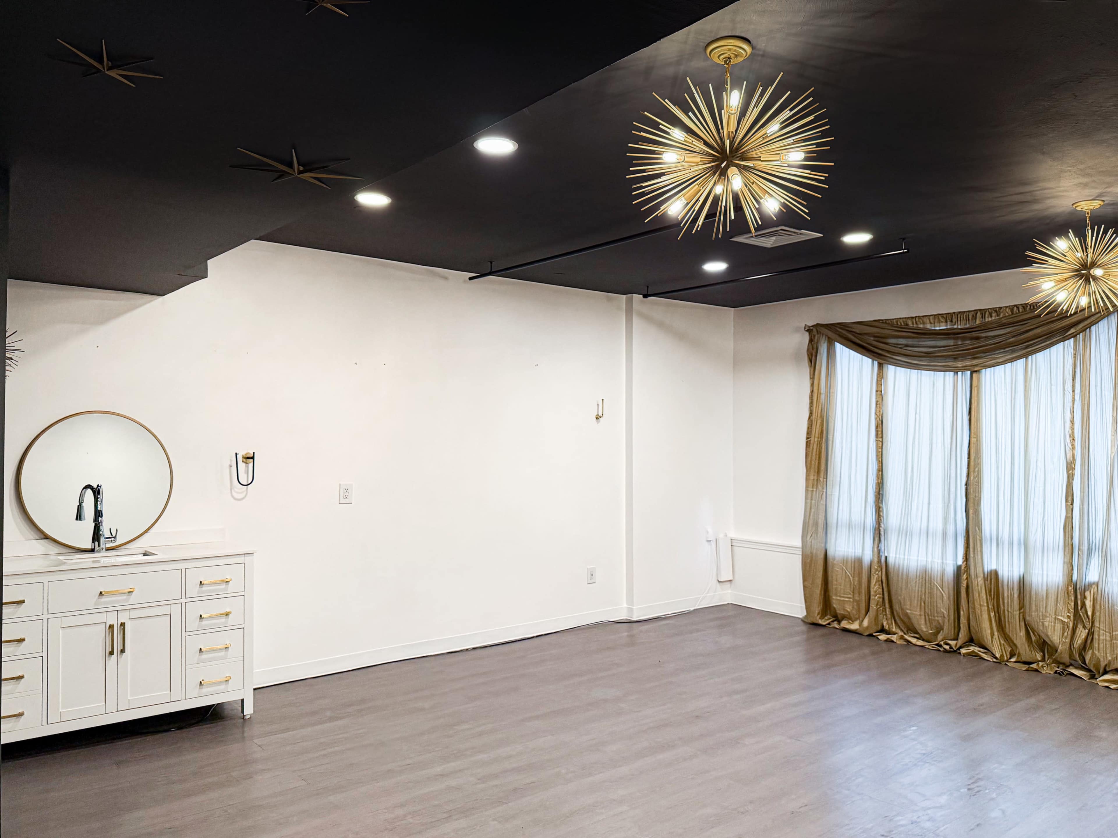 Beautiful Boutique Lounge Image in South Tacoma, Tacoma, WA