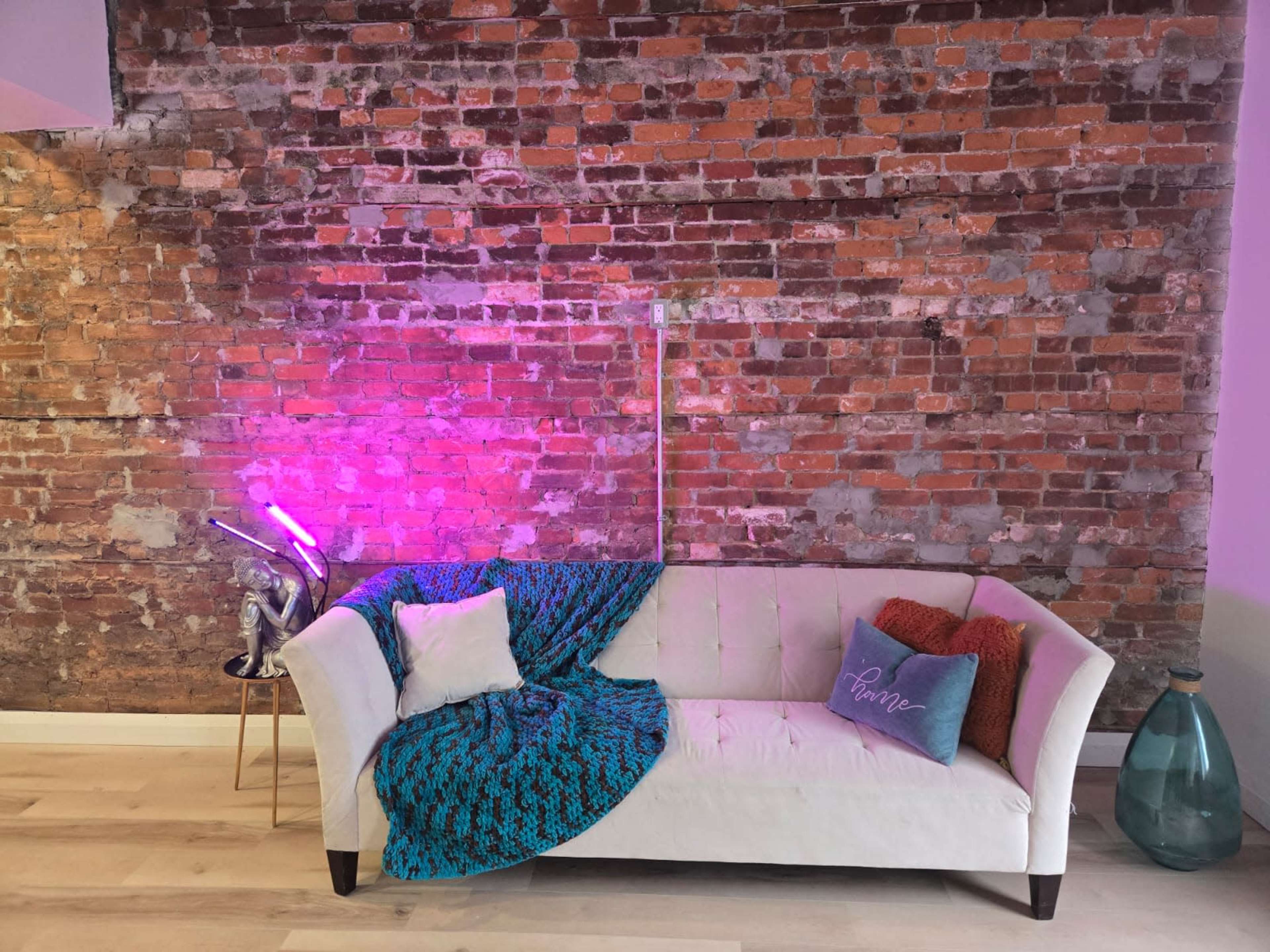 Rustic Loft Studio Image in Downtown, HAMILTON, ON