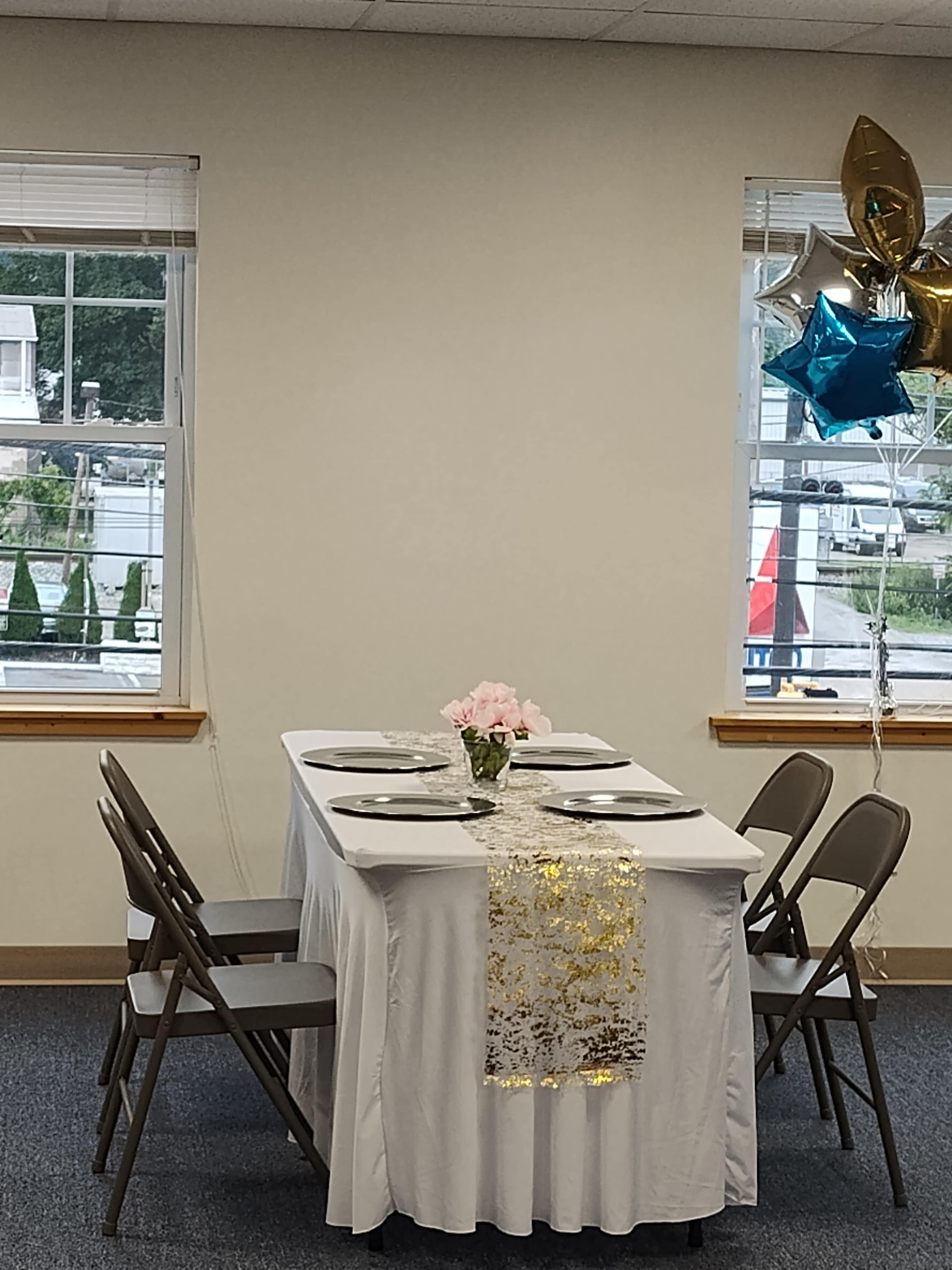 Location - Coraopolis, PA, 2nd floor space, great view Image in Coraopolis, Coraopolis, PA