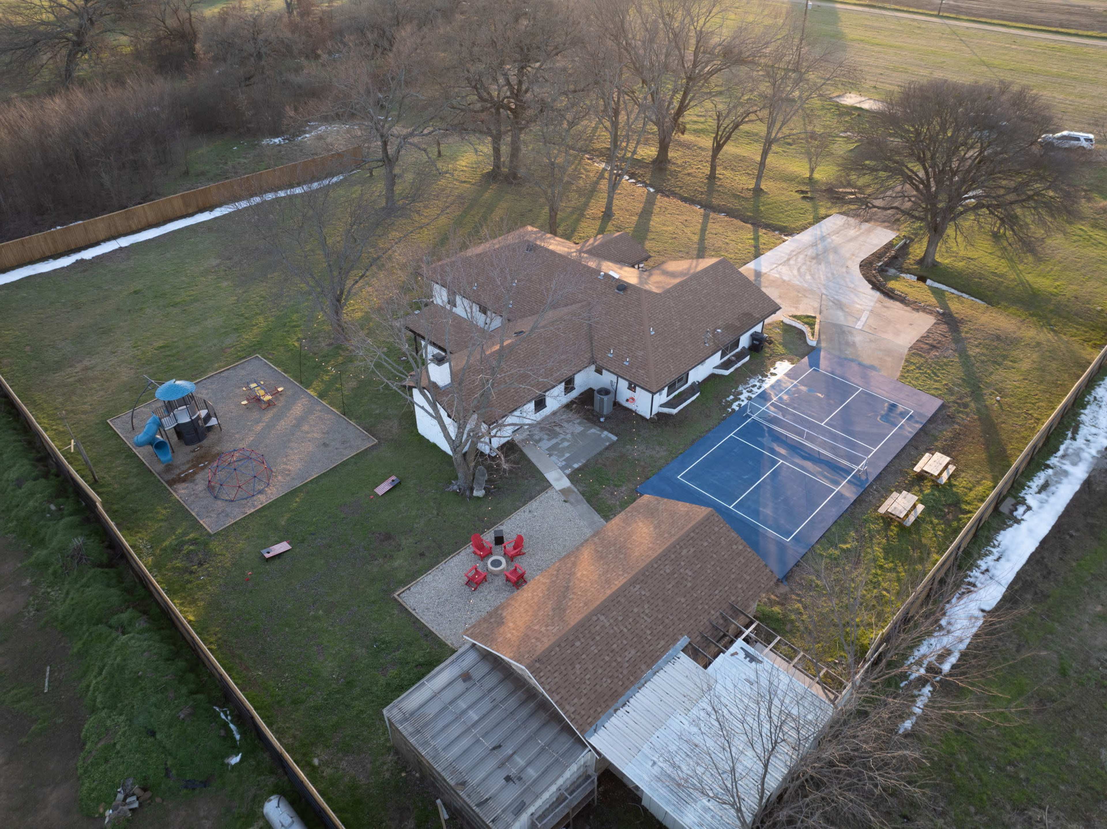 Mustang Memories-Cozy gatherings & Outdoor fun with Pickleball court and Kids Play area. Image in , Pilot Point, TX