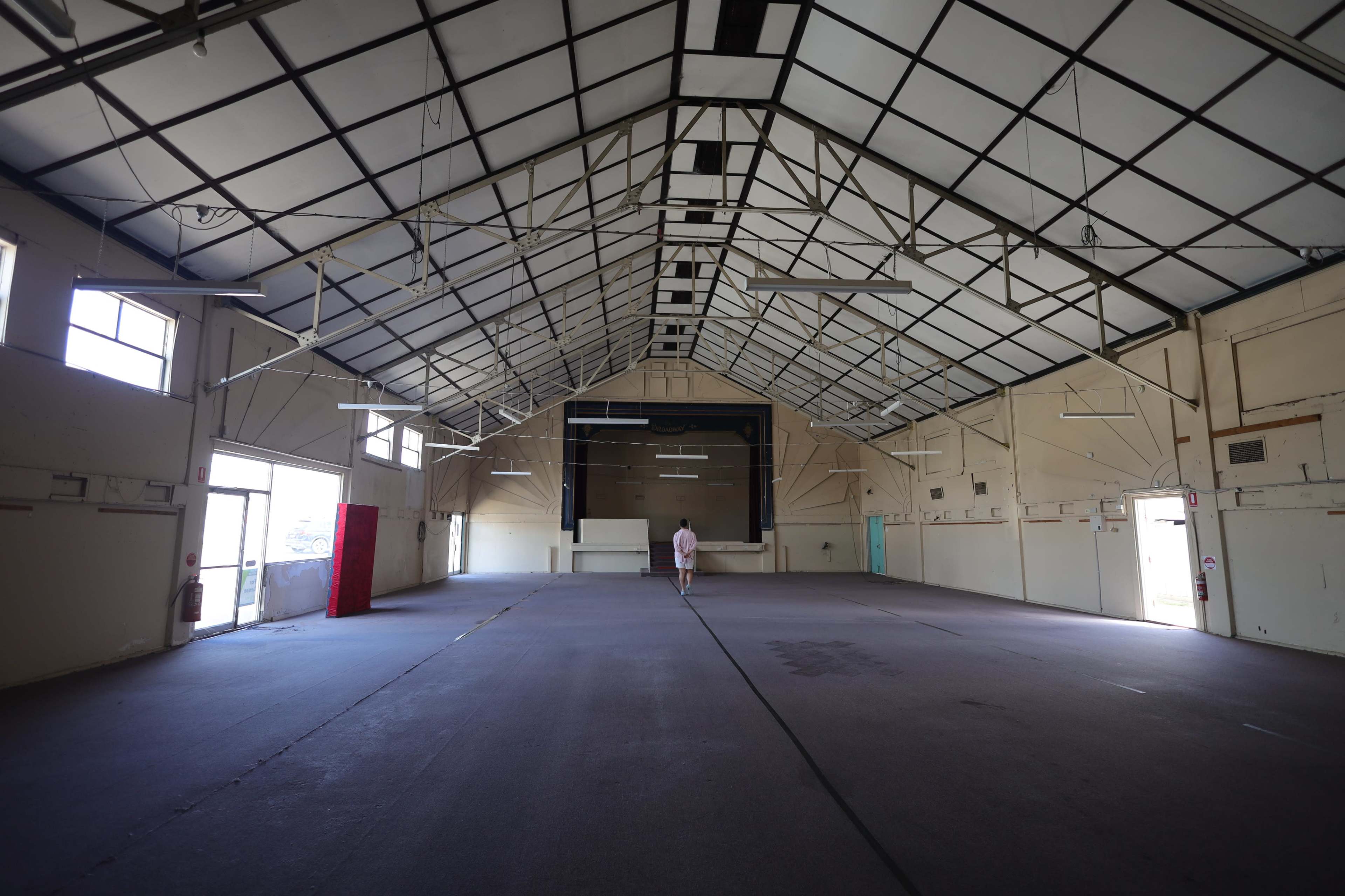 The Broadway – Your Perfect Photoshoot Venue Image in Rosebud, Rosebud, VIC