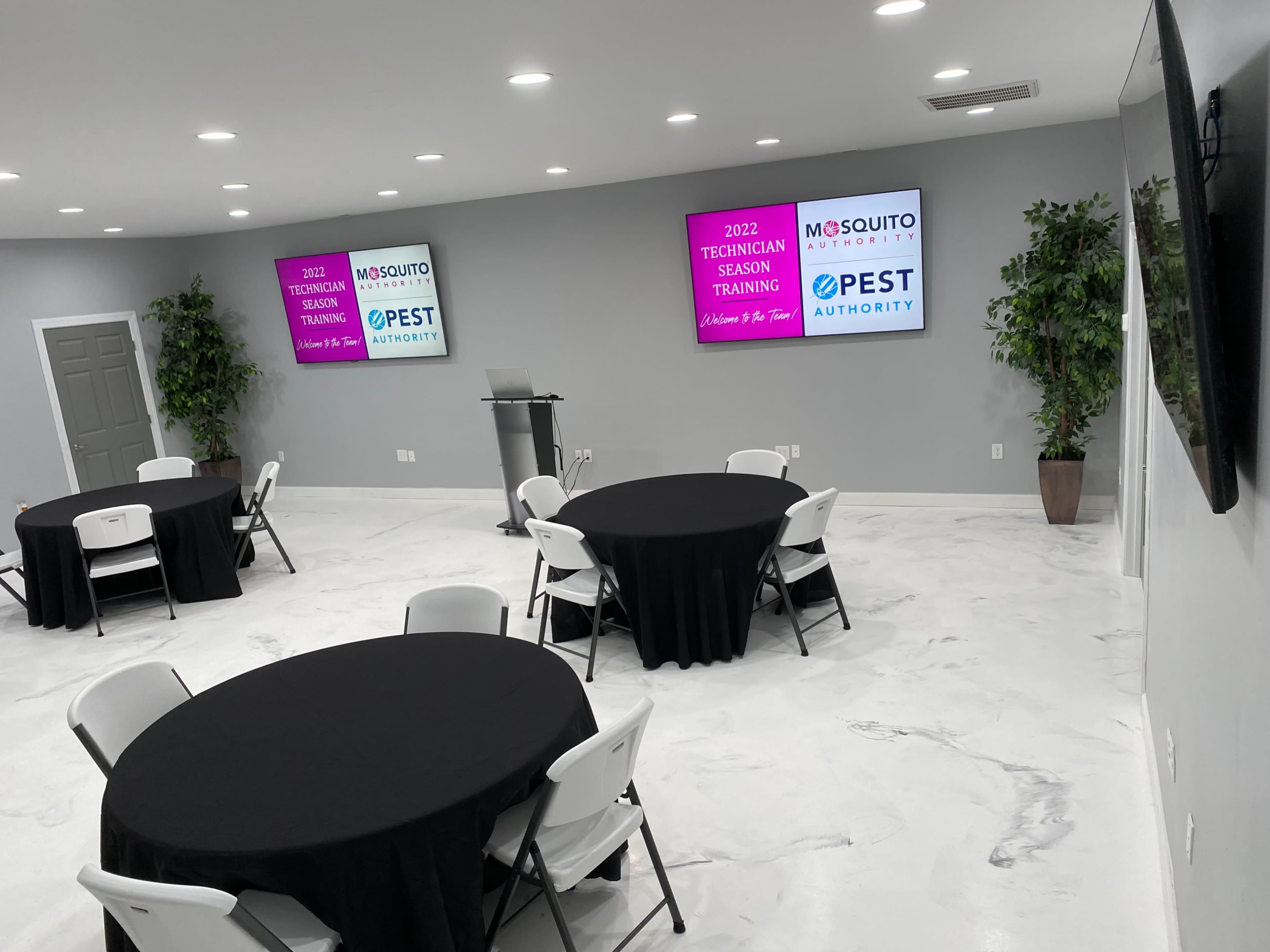 Large Modern Meeting Room with Full Audio/Visual Setup 40+ attendees Image in Montrose, Richmond, VA