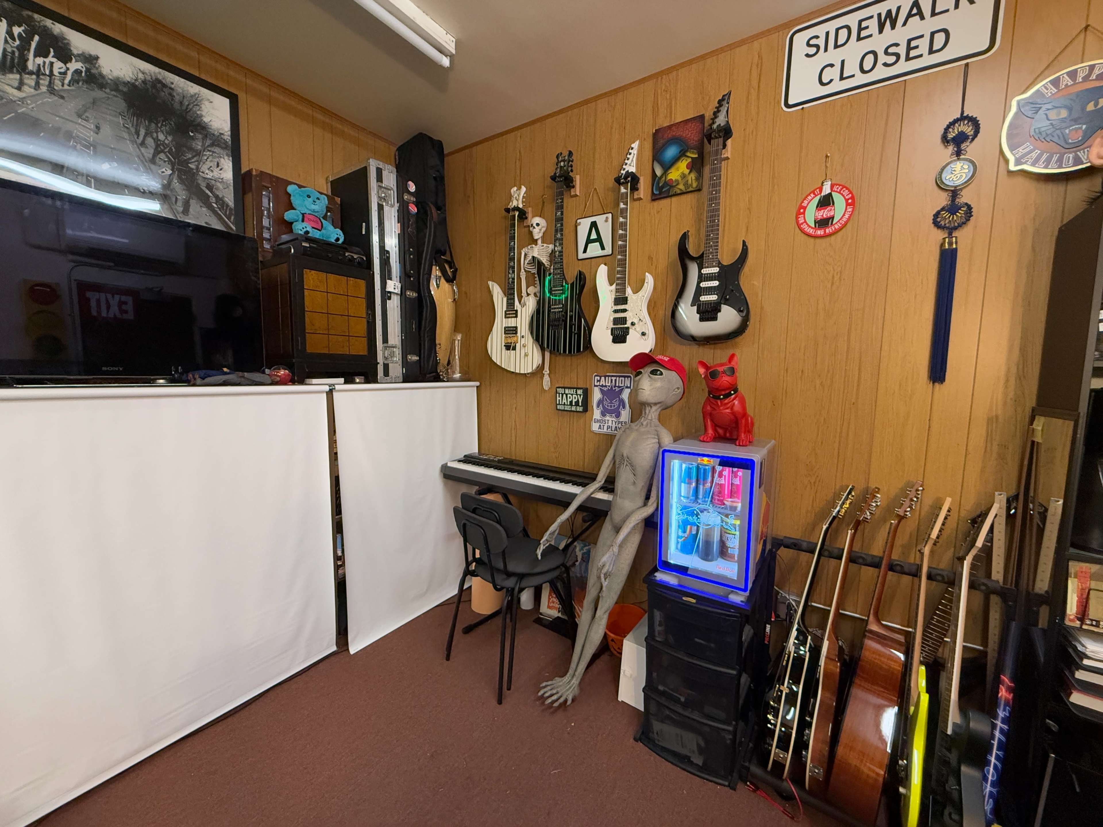 Cozy Suburban Studio Image in Magnolia Park, Burbank, CA