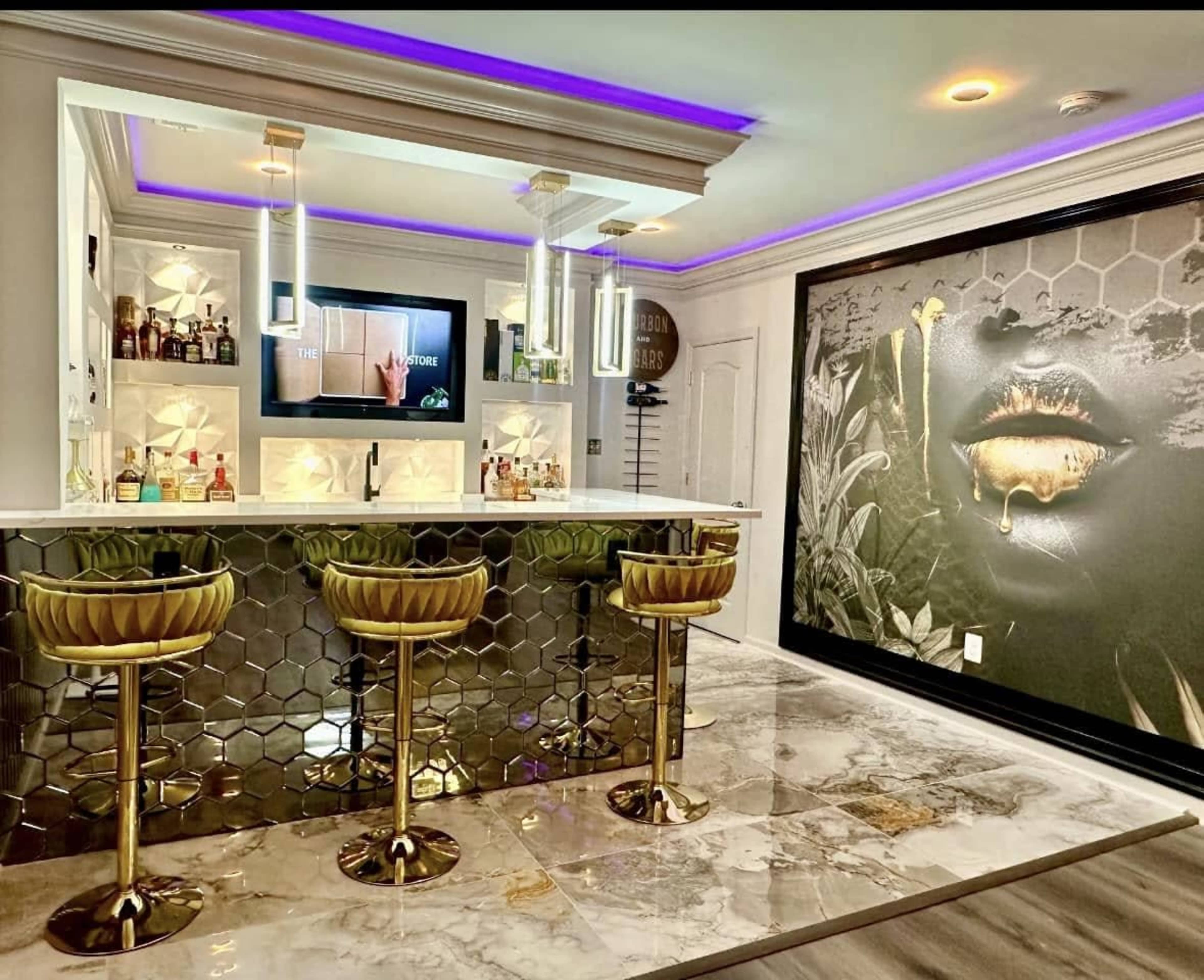 Bold Upscape Lounge & Studio in Quiet Residential Cove Image in Baden, Brandywine, MD