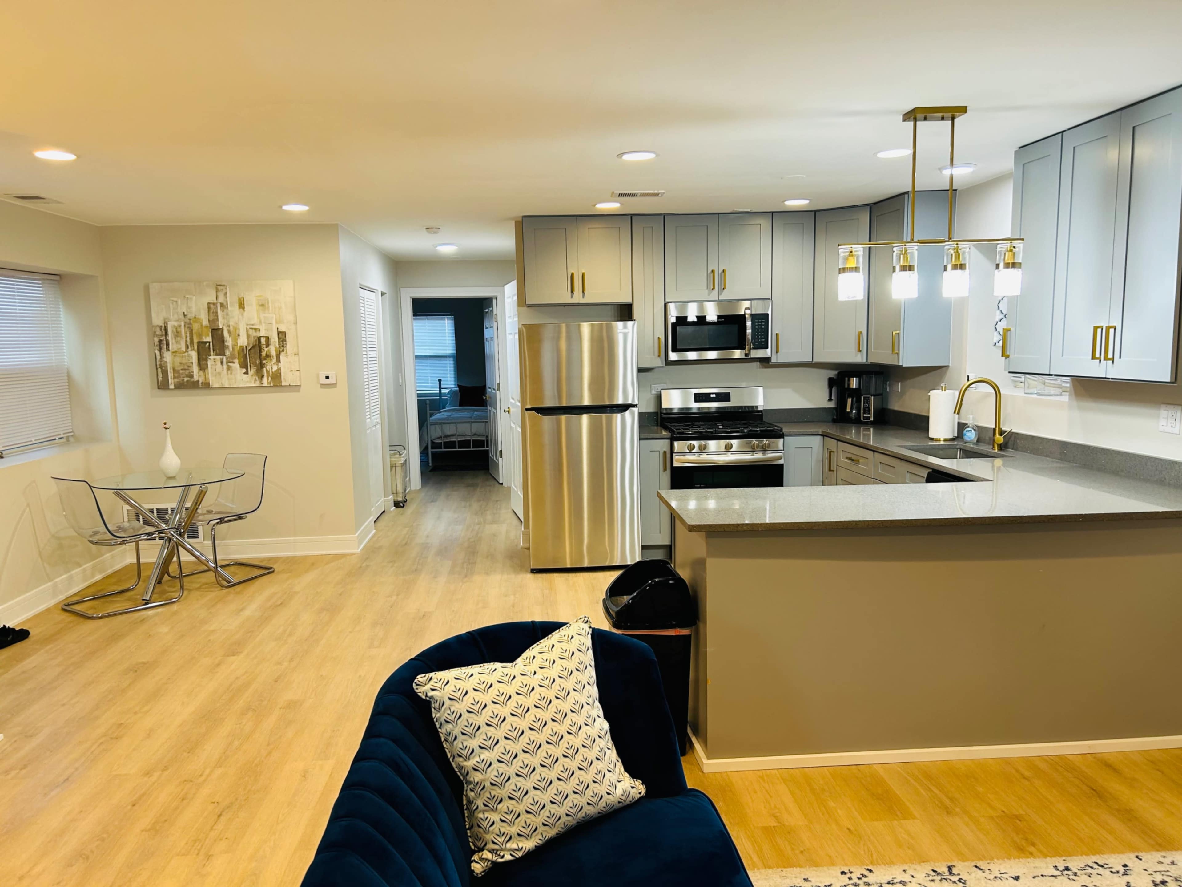 Charming Apartment near U of C Campus Image in South Side, Chicago, IL