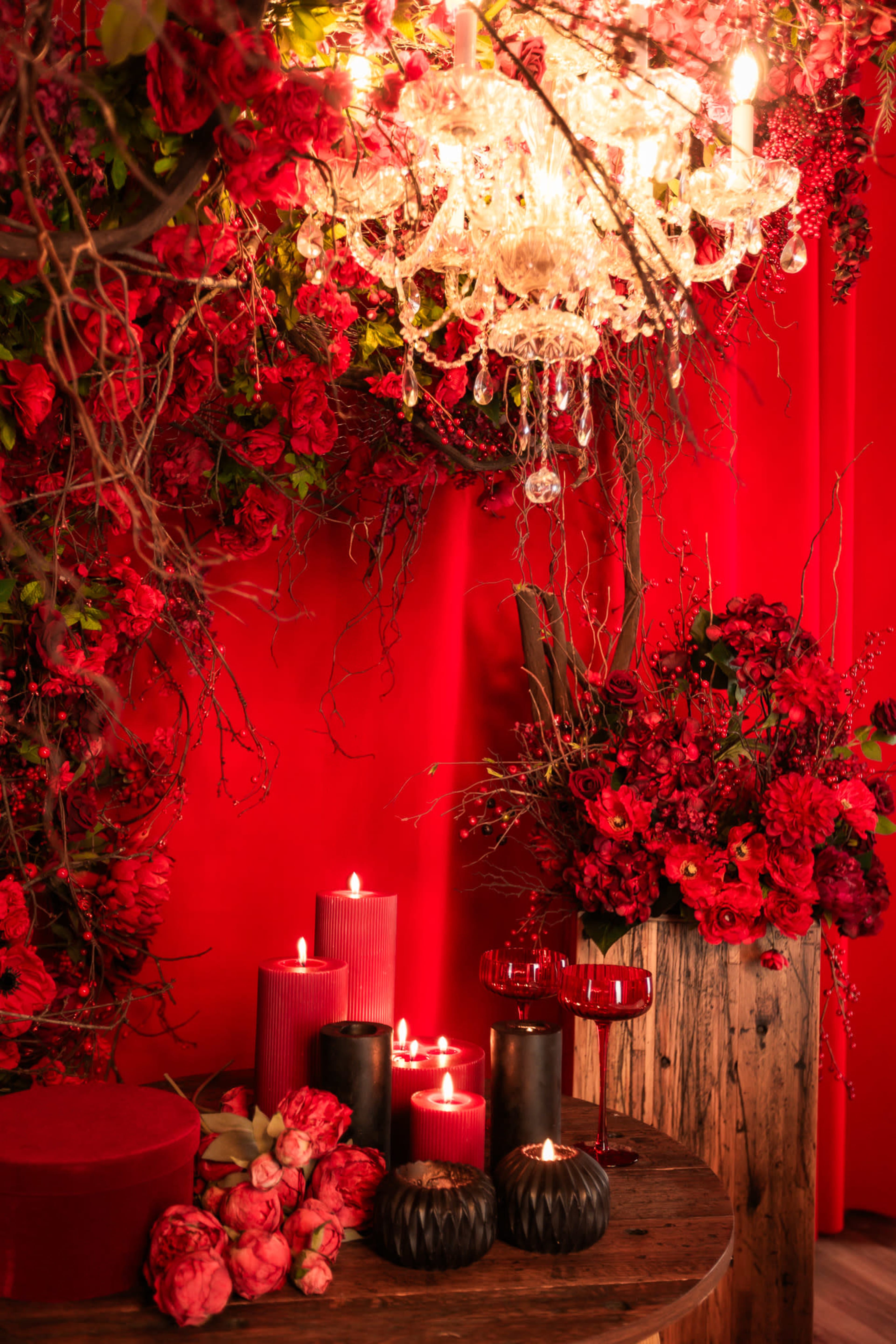 photo studio with decorations Image in Lilburn, Lilburn, GA