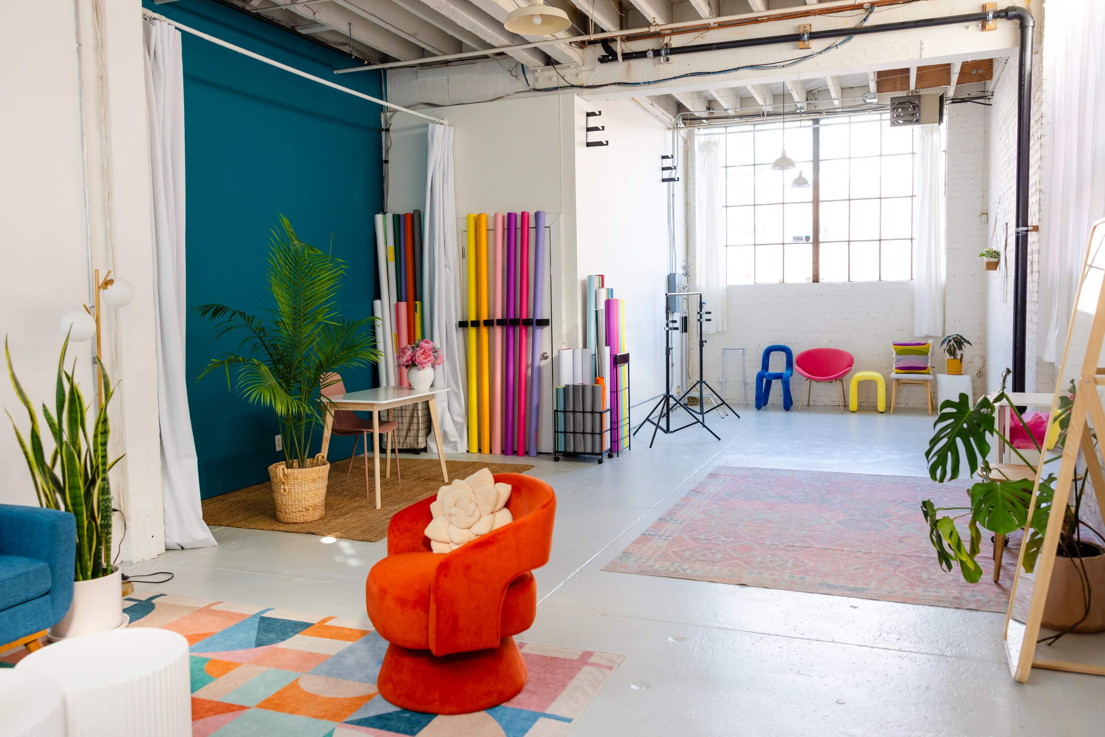 Bright & Colorful Studio with Natural Light and White Brick Image in Emeryville, Emeryville, CA