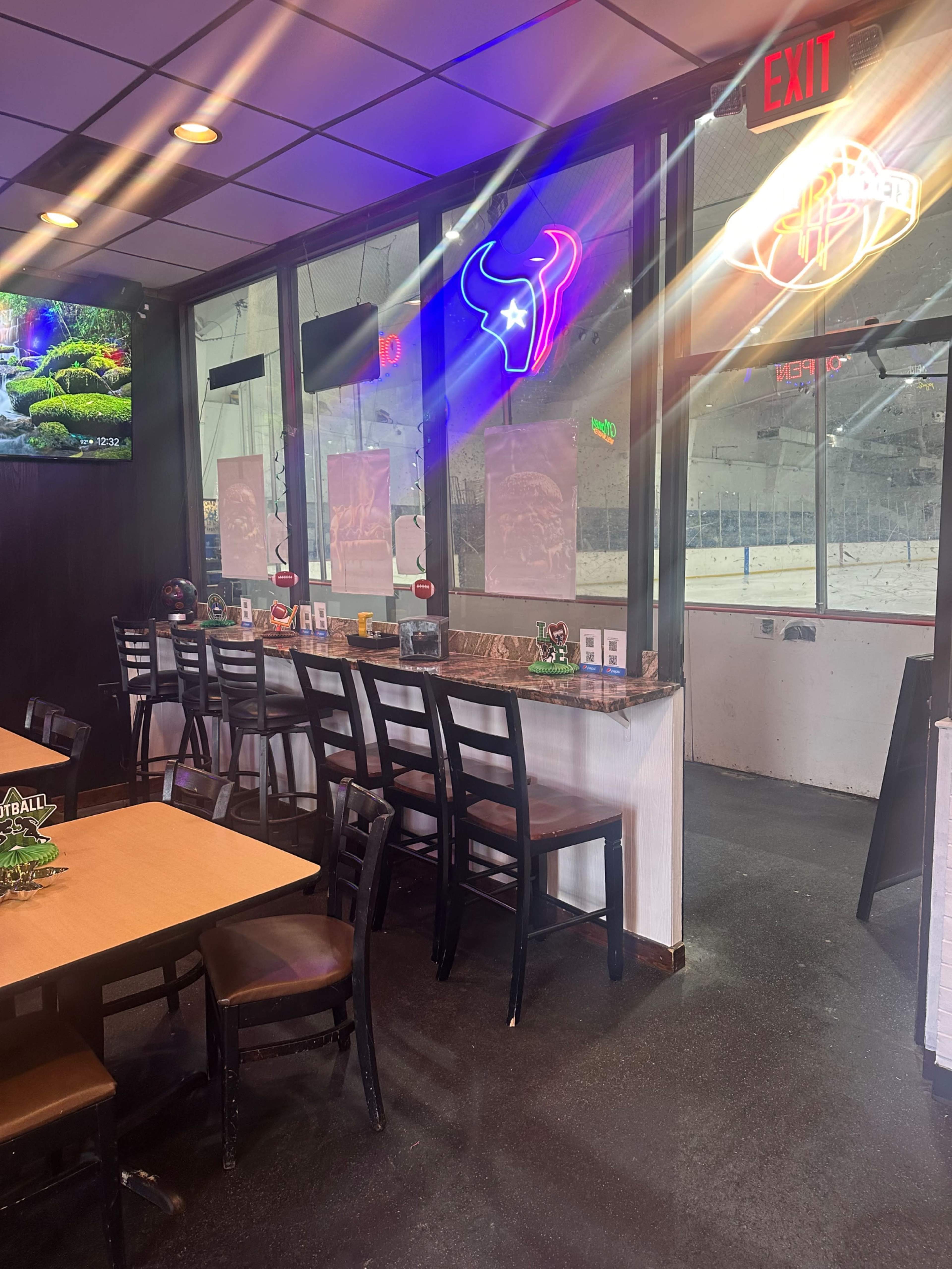 Large Restaurant with Bar and Grill Image in Sugar Land, Sugarland, TX