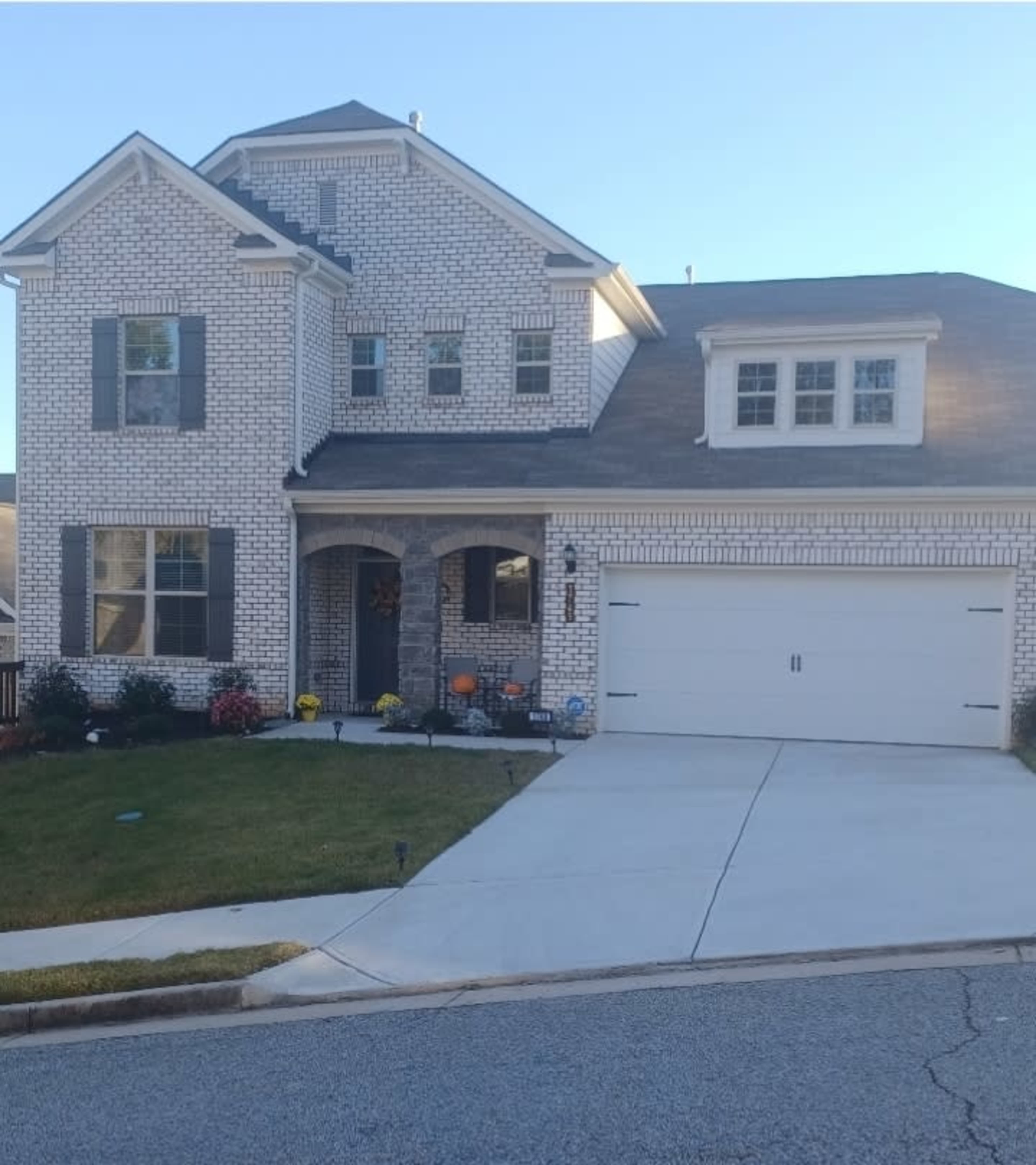 Beautiful contemporary home with open floor plan Image in , Riverdale, GA