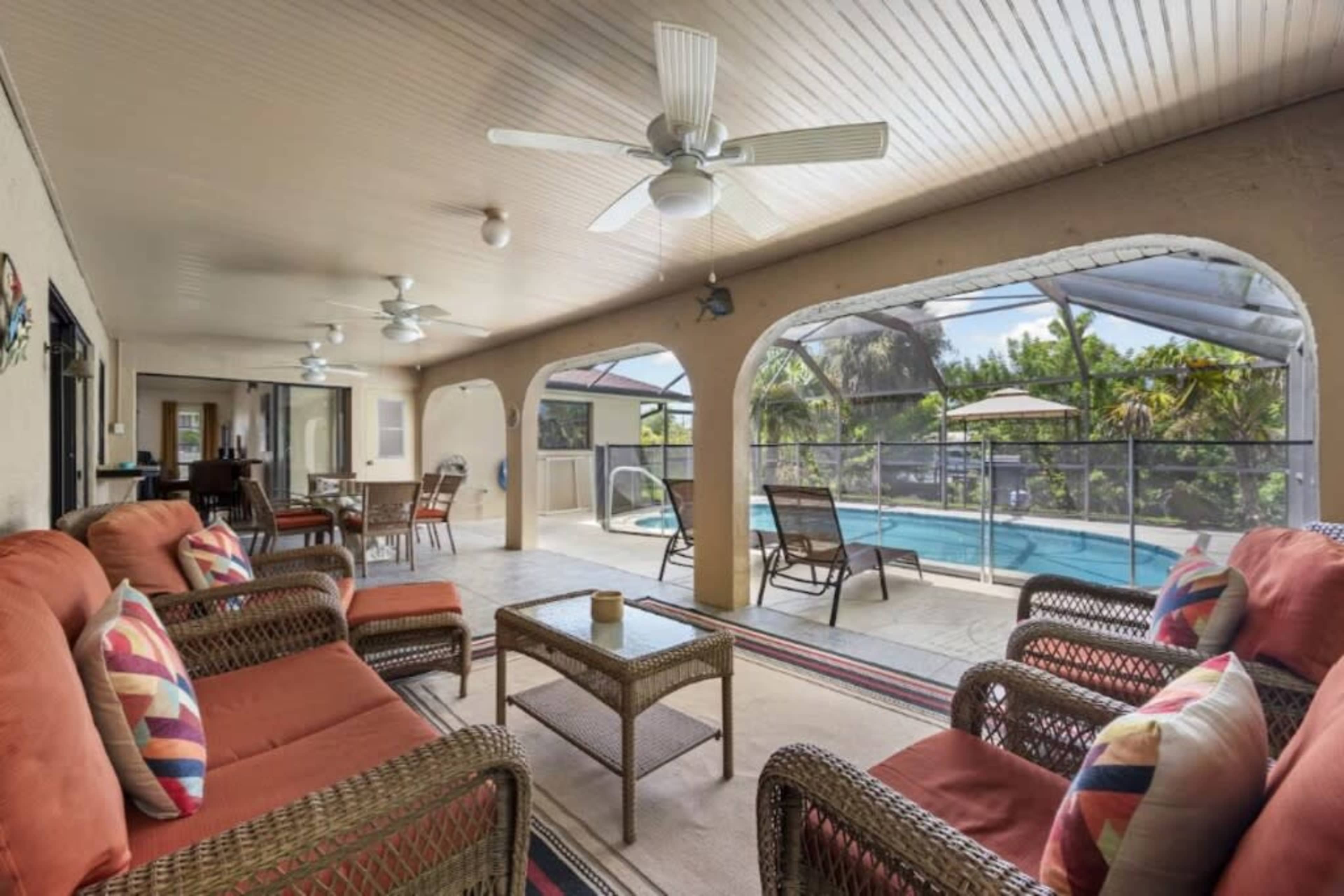 CANAL HOME! WARM PRIVATE POOL! FAMILY MEMORIES! WIFI! GRILL! BABY SUPPLIES! Image in Port Charlotte, Port Charlotte, FL